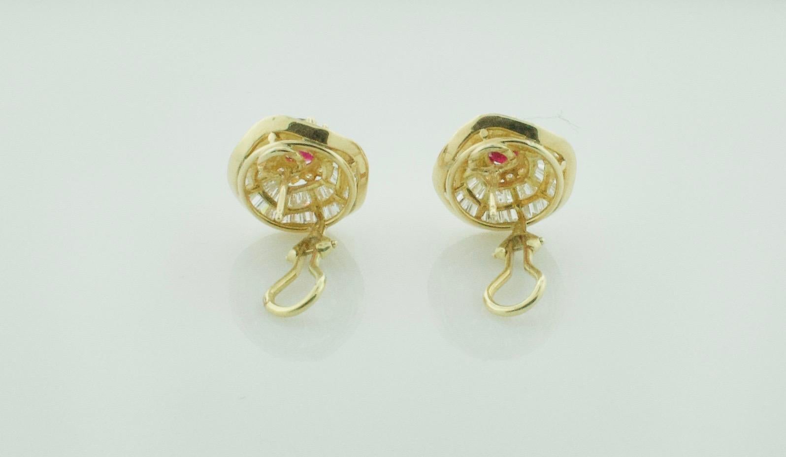 moderne 18k gold and diamond earrings