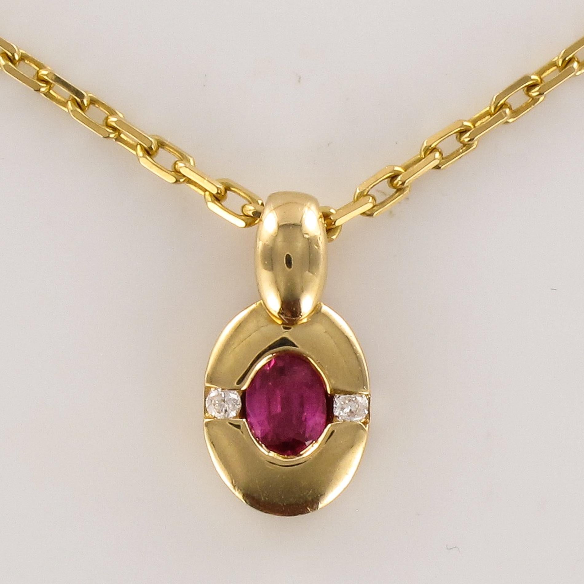 Modern Ruby Diamond 18 Karat Yellow Gold Pendant and Chain 3