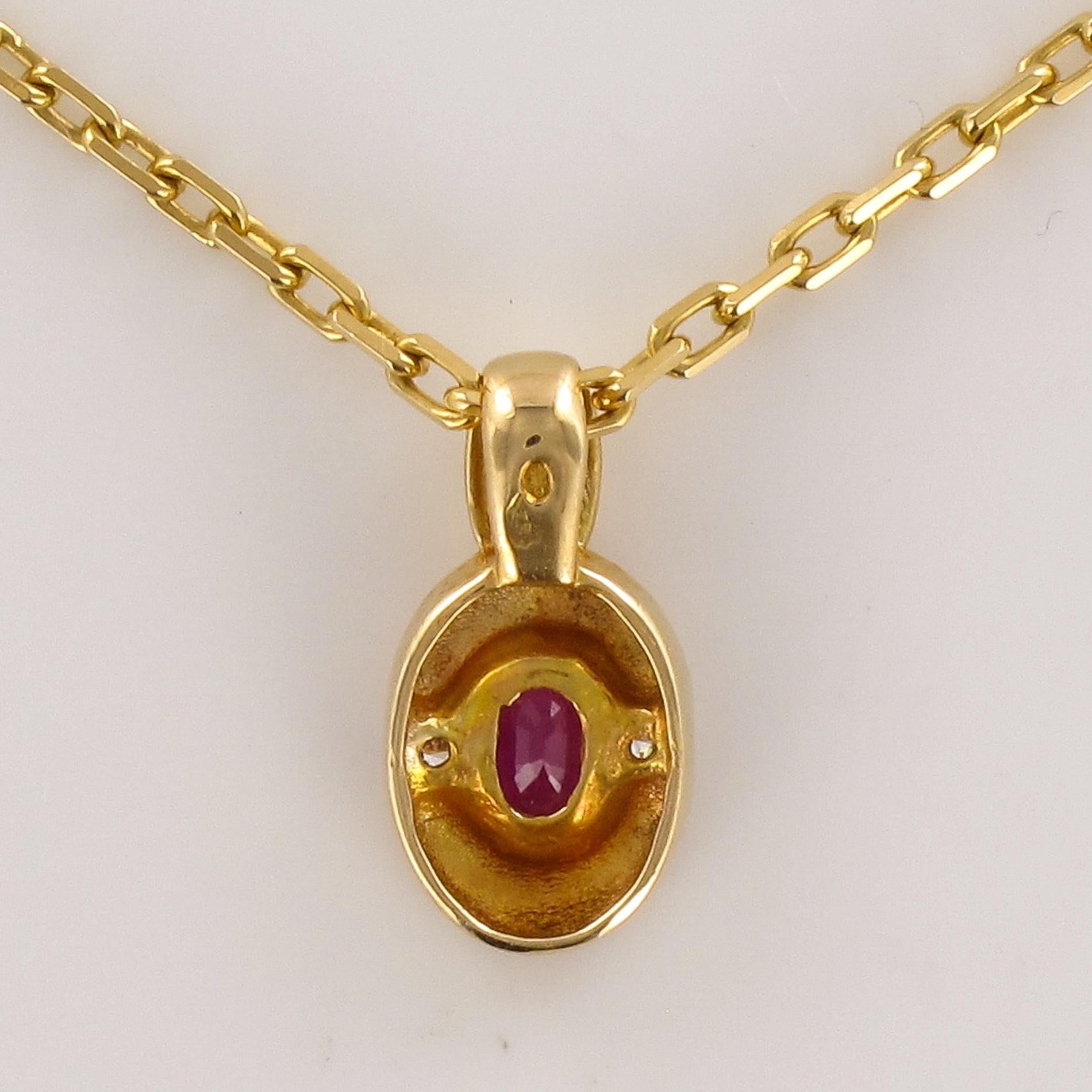 Modern Ruby Diamond 18 Karat Yellow Gold Pendant and Chain 4