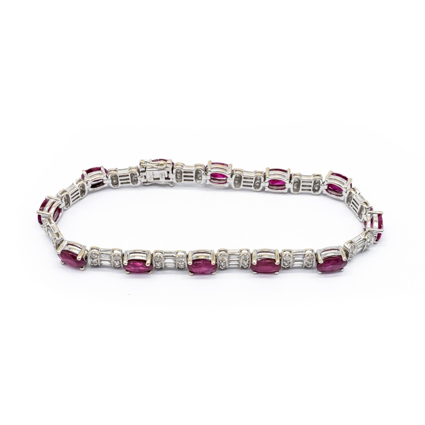 Modernes Armband aus Rubin, Diamanten und Weißgold 1