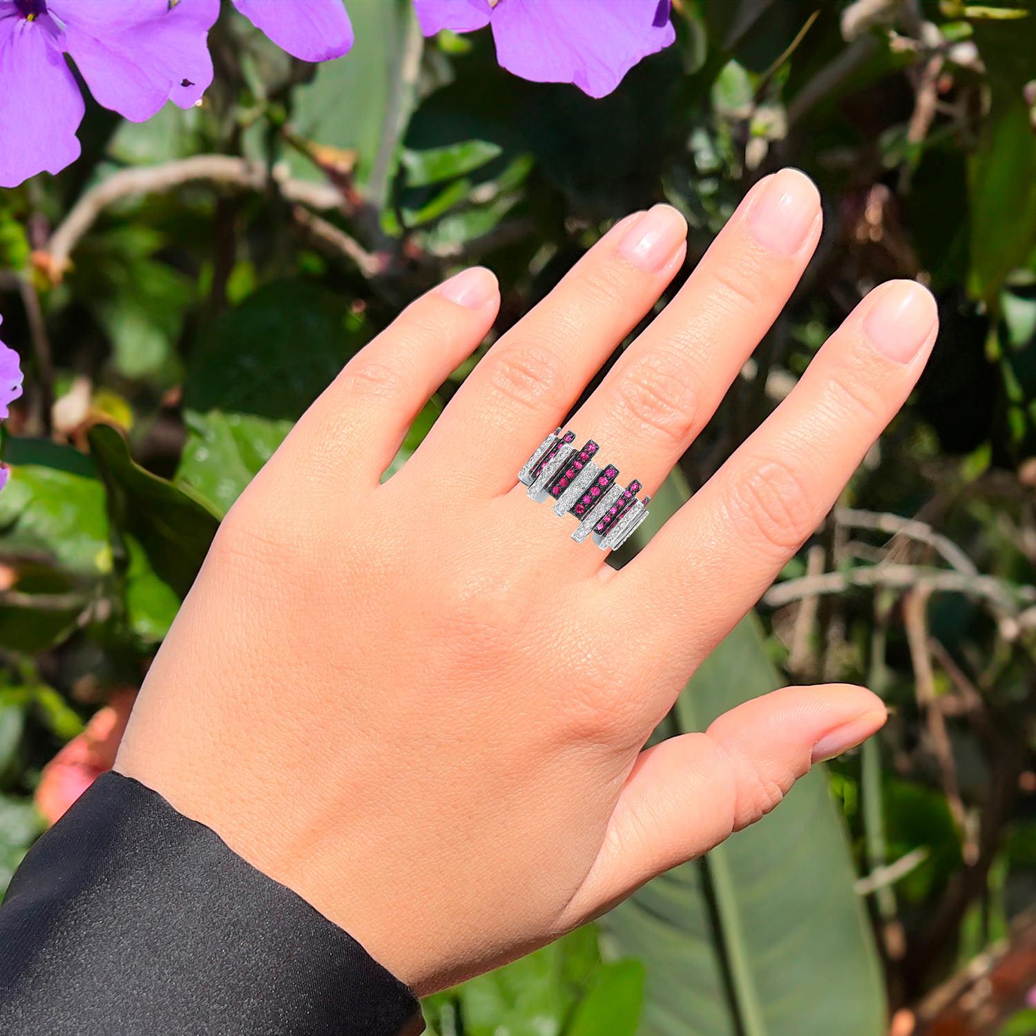 Anillo moderno de diamantes rubí 1,02 quilates Oro blanco de 18 quilates Corte redondo en venta