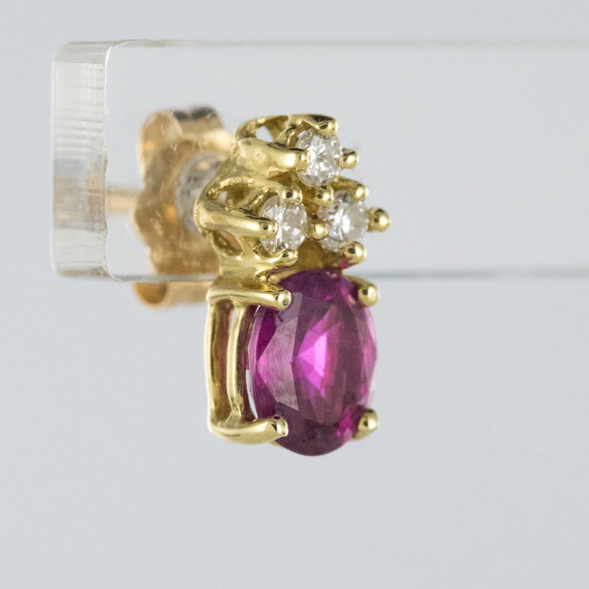 Modern Ruby Diamond Yellow Gold Pendant and Earrings 7