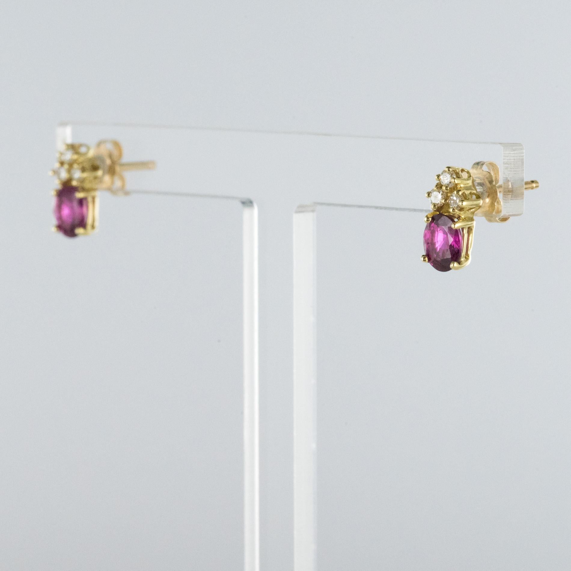 Modern Ruby Diamond Yellow Gold Pendant and Earrings 4