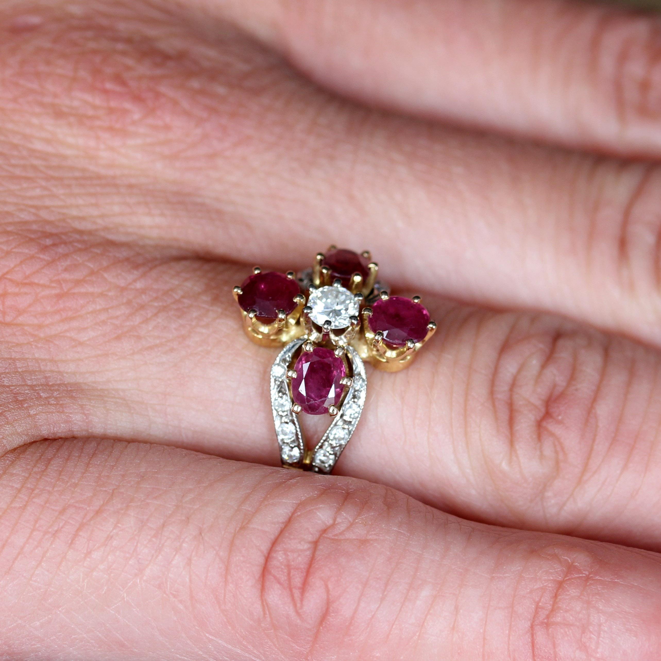 Modern Ruby Diamonds 18 Karat Yellow Gold Clover Ring For Sale 6