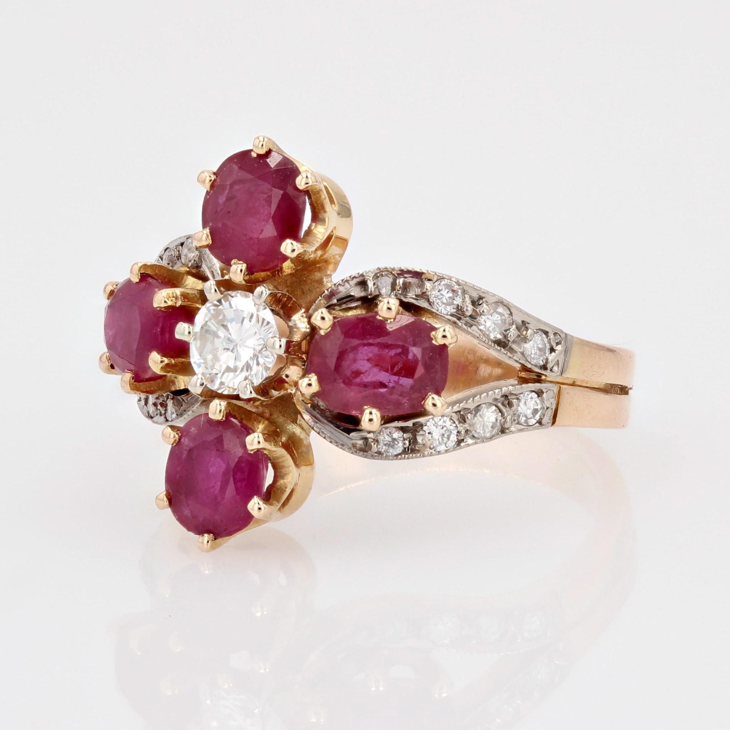 Modern Ruby Diamonds 18 Karat Yellow Gold Clover Ring For Sale 2