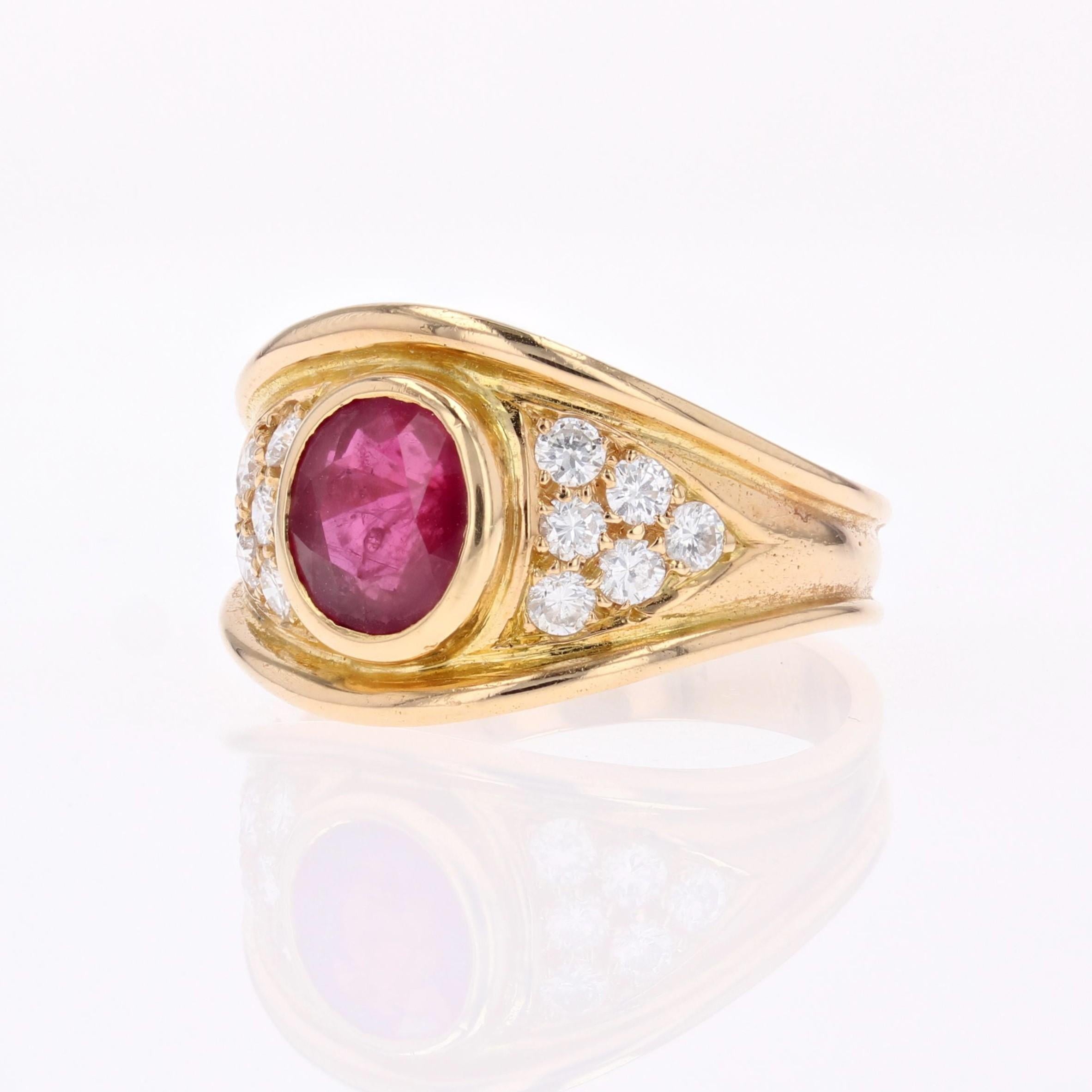 Modern Ruby Diamonds 18 Karat Yellow Gold Large Ring For Sale 3