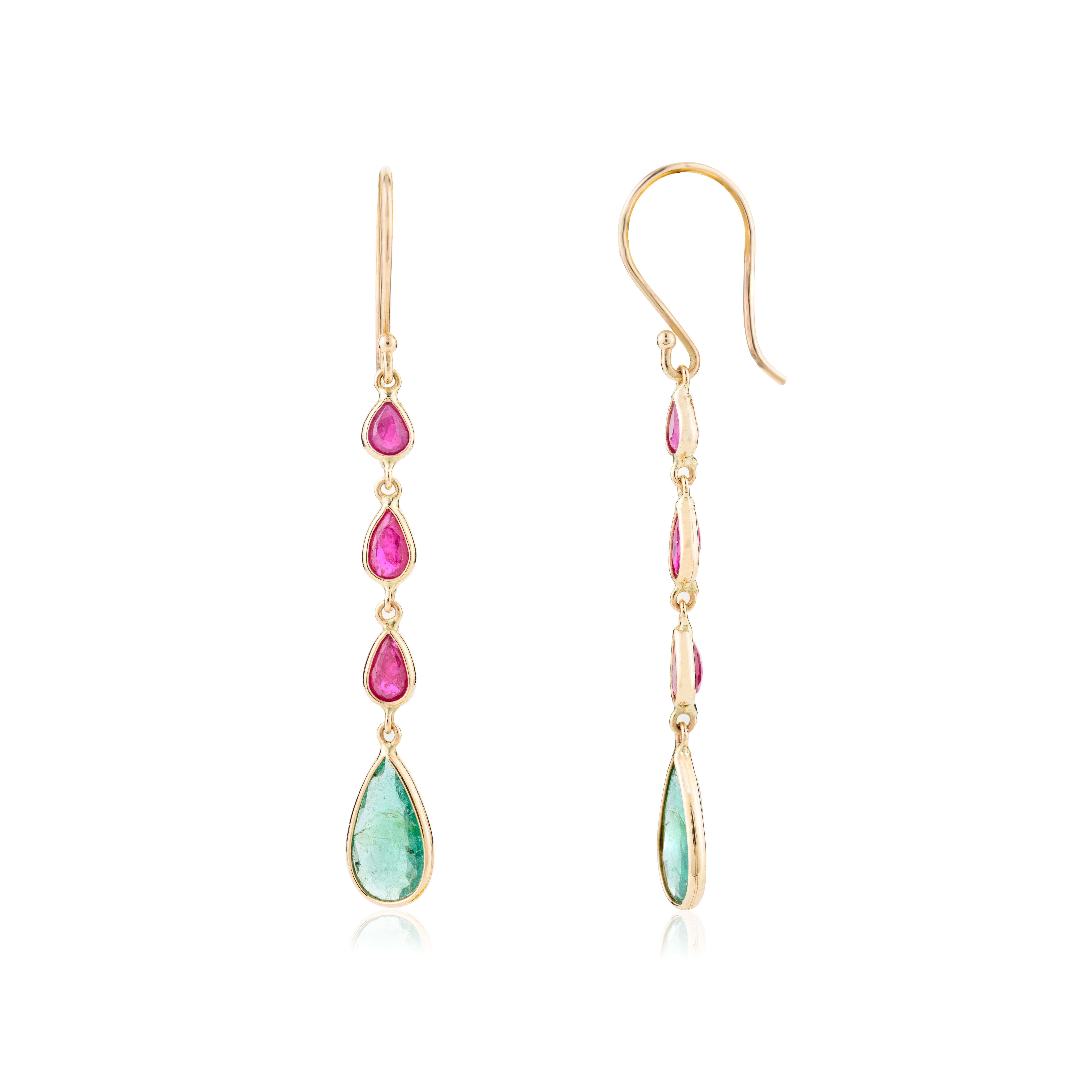The Moderns Emerald Long Dangle Ears for Her in 18k Solid Yellow Gold (Boucles d'oreilles pendantes en or jaune 18 carats) en vente 1