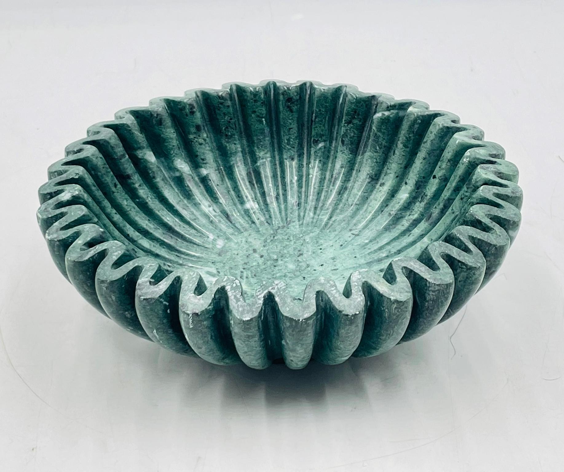 Cuenco moderno Ruffle en mármol verde by Anastasio Home Mármol