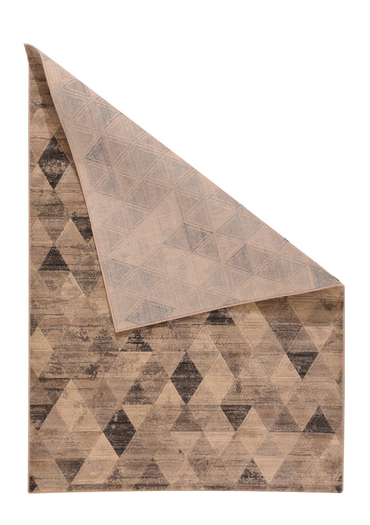 Tapis moderne 5'3'' x 7'6''.