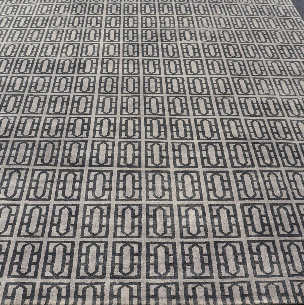 Tappeto moderno di Keivan Woven Arts con design geometrico in grigio e nero. in vendita 3