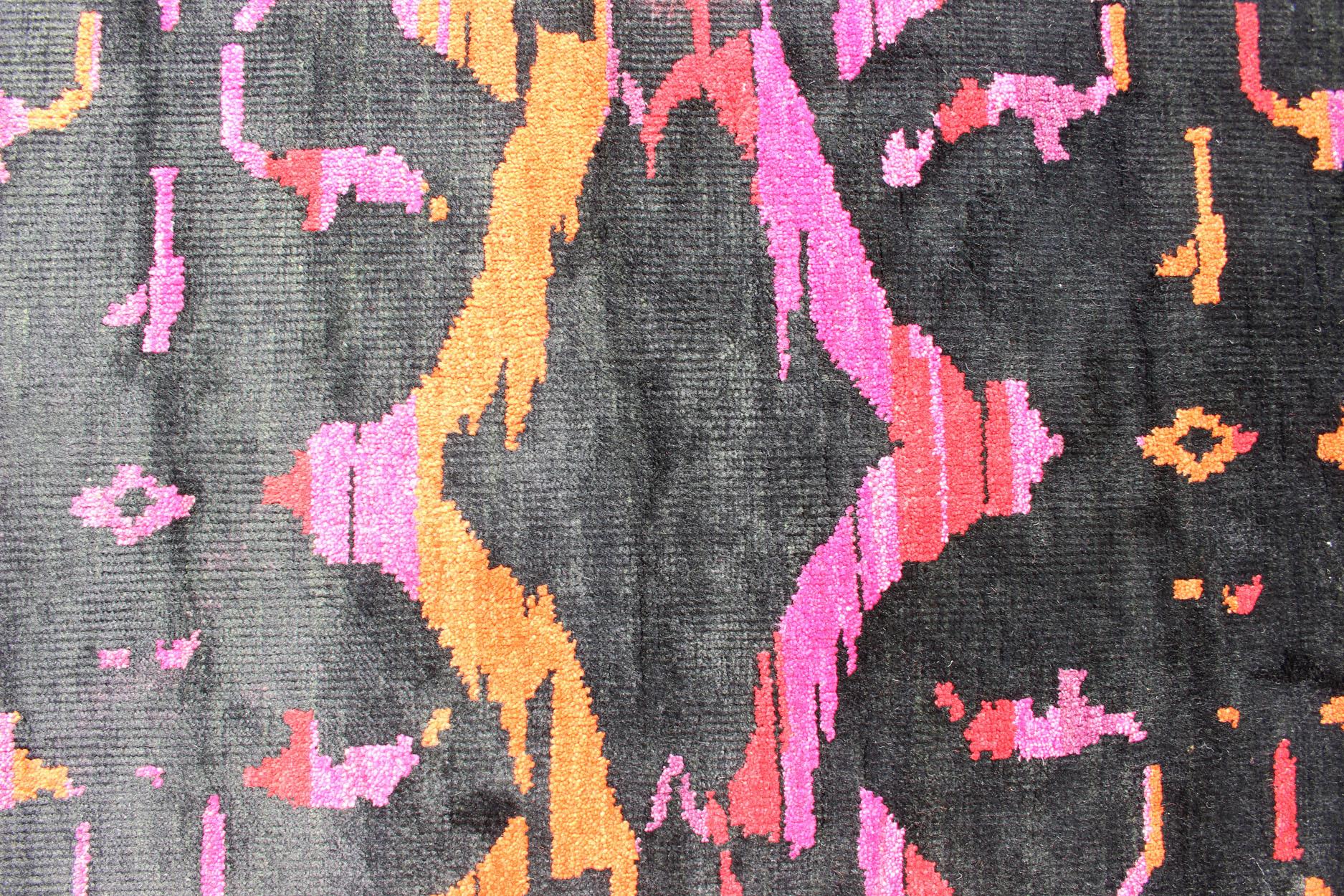 Tappeto moderno di Keivan Woven Arts in lana con seta e disegno astratto in vendita 2