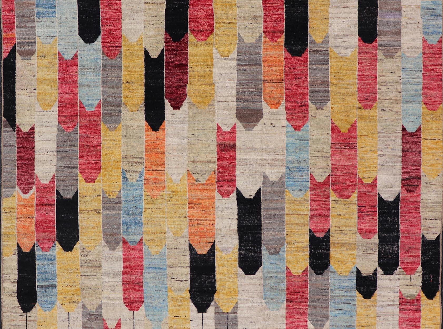 Moderner moderner Teppich in abstraktem Art-Déco-Design mit mehrfarbigen Farben und schwarzer Bordüre im Angebot 4