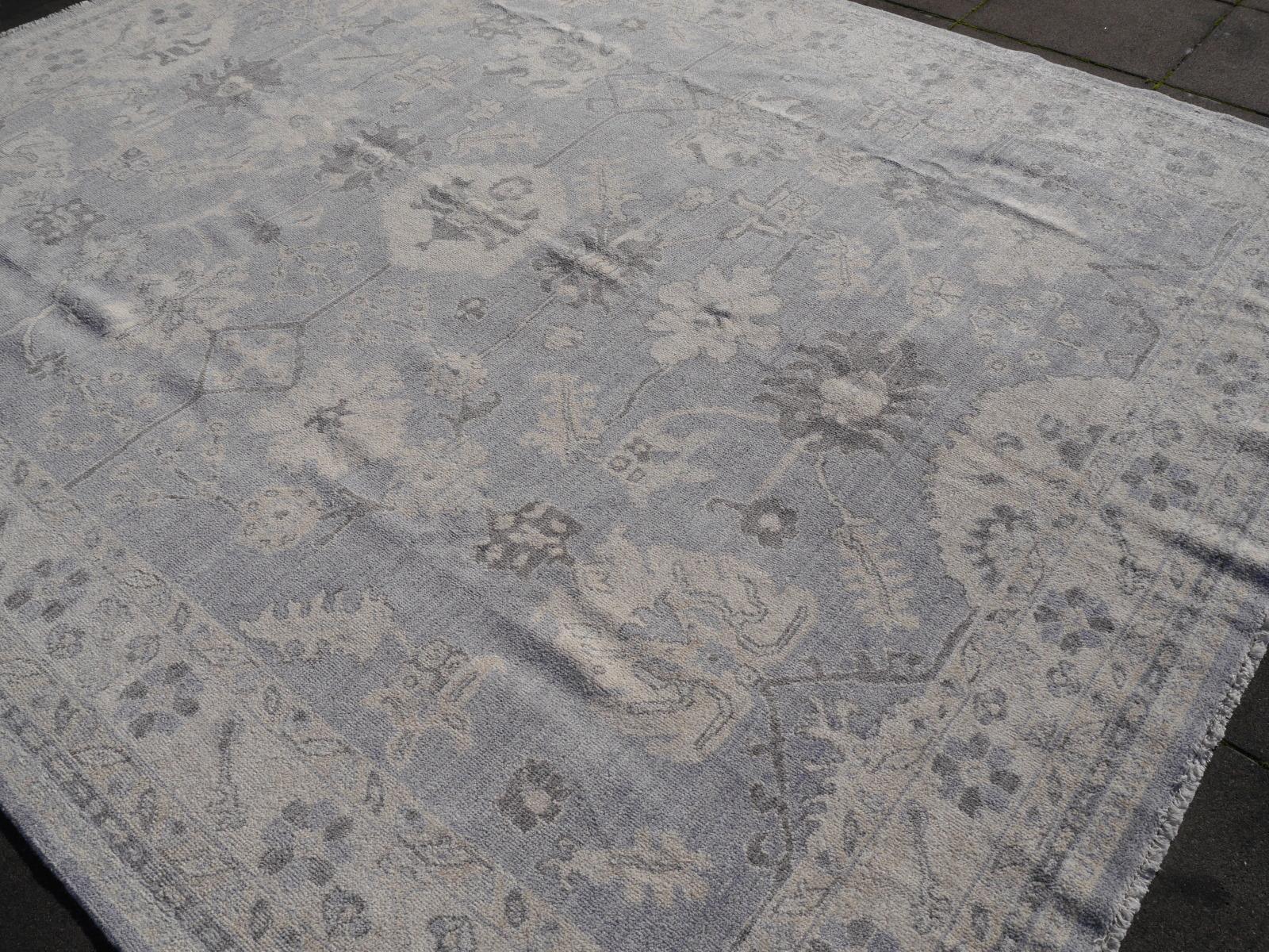 Afghan Oushak Hand Knotted 8 x 10 ft Carpet White Gray Djoharian Collection In New Condition For Sale In Lohr, Bavaria, DE