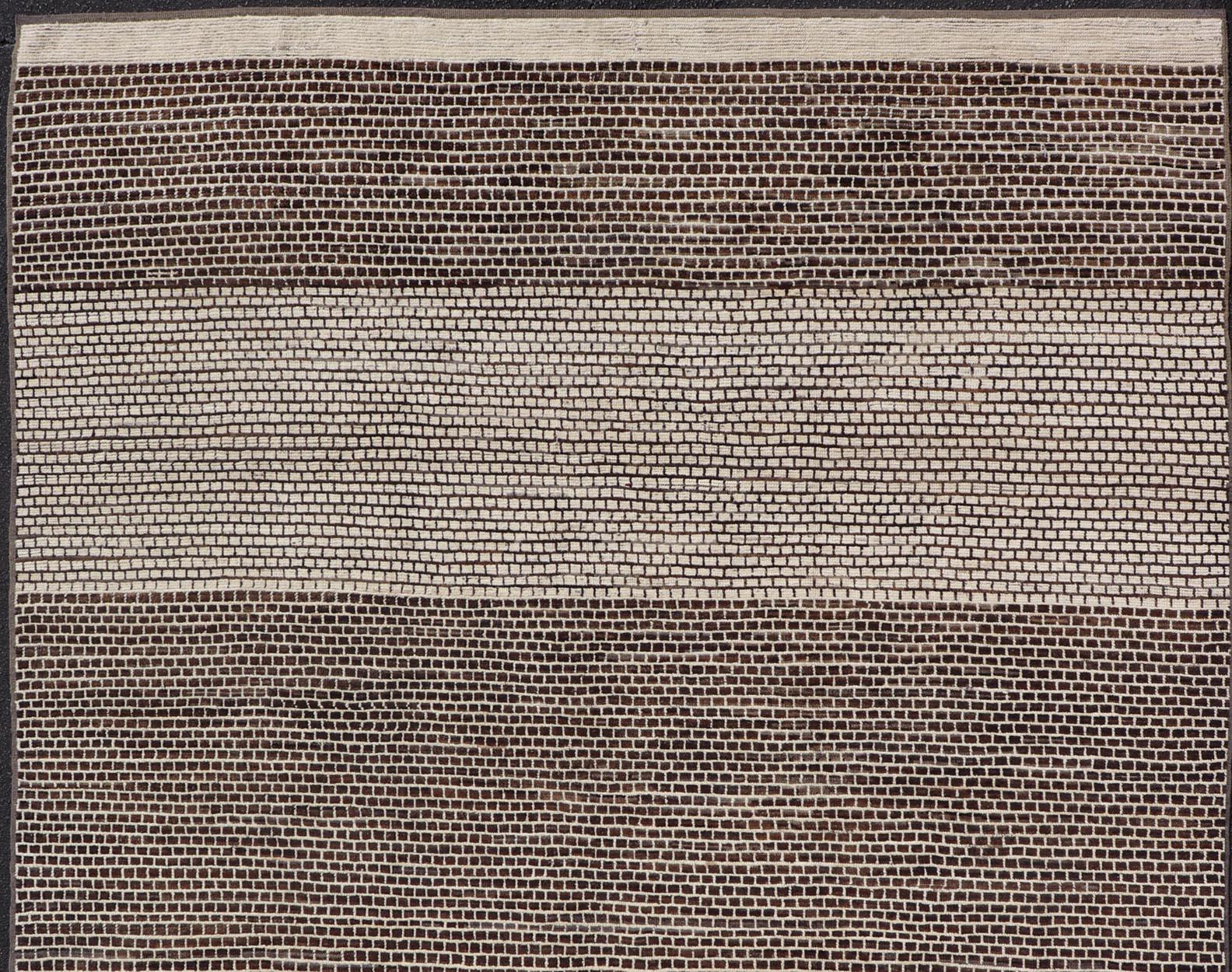Moderner Teppich mit Ziegelsteinmuster in Brown und Creme von Keivan Woven Arts 9'4 x 11'1 (21. Jahrhundert und zeitgenössisch) im Angebot