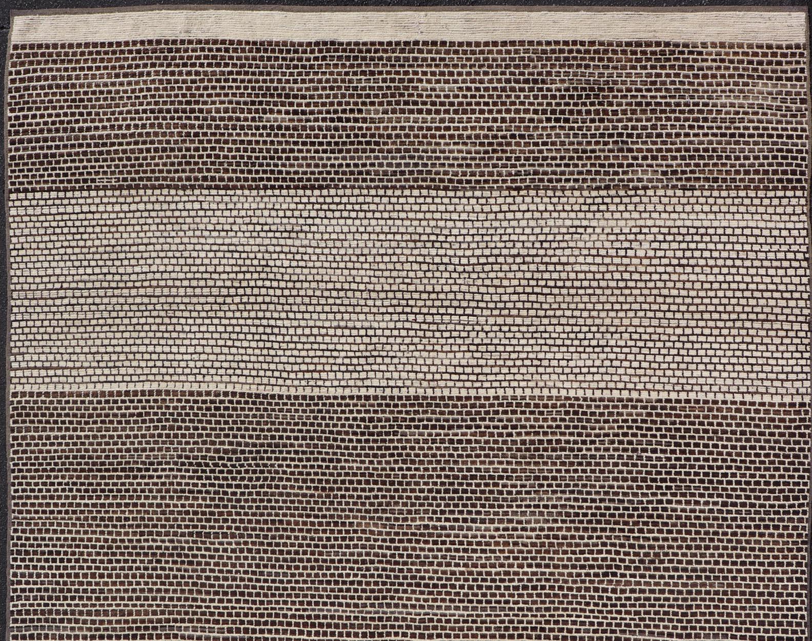 Alfombra moderna con diseño de ladrillo en marrón y crema de Keivan Woven Arts 9'4 x 11'1 en Nuevo Estado en Atlanta, GA