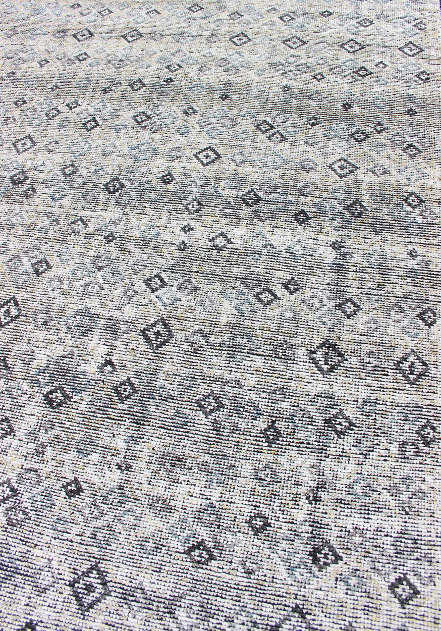 Tappeto moderno con sottile motivo a diamante in grigio tenue e avorio  8'5 x 9'10 in vendita 5