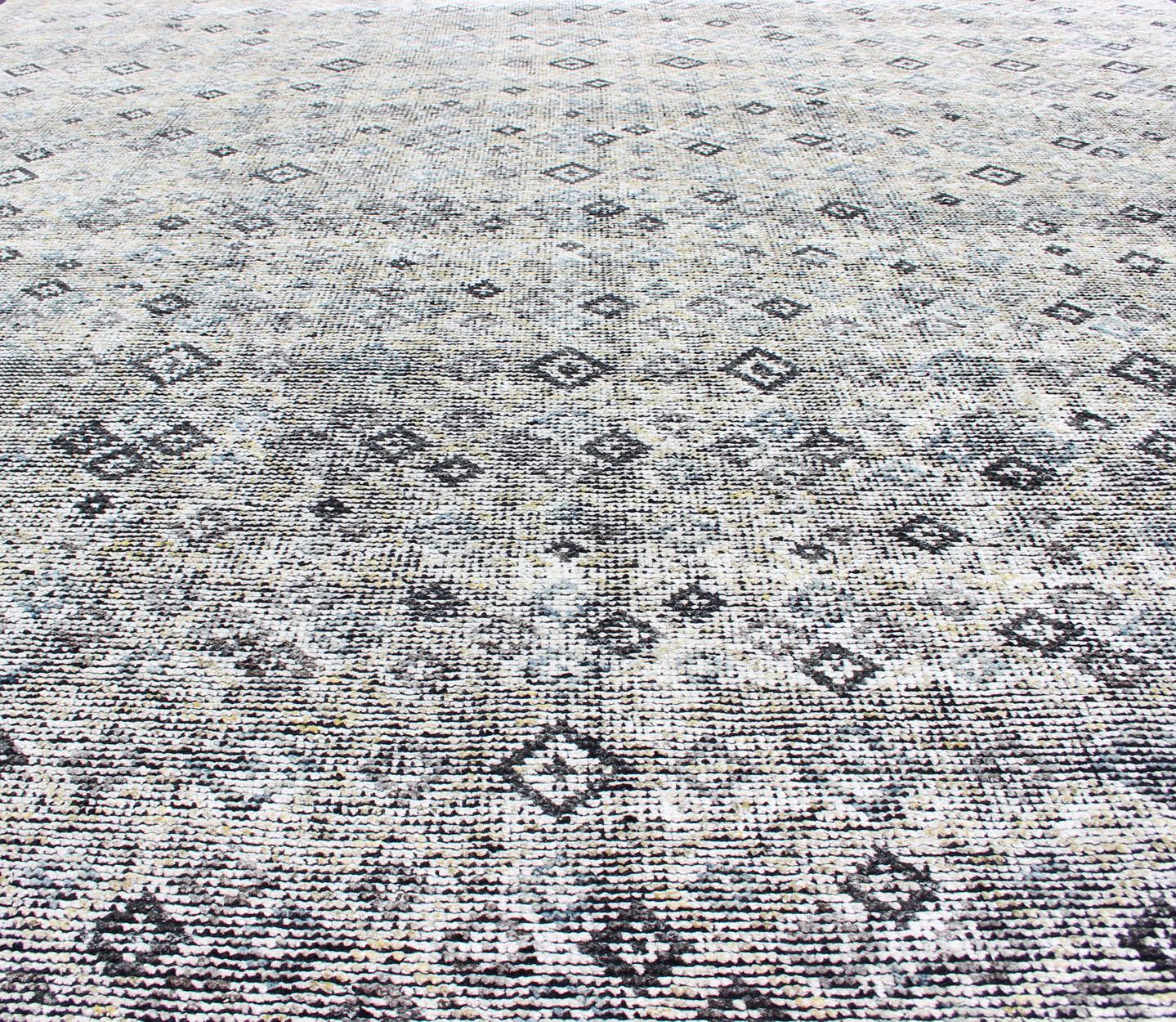 Tappeto moderno con sottile motivo a diamante in grigio tenue e avorio  8'5 x 9'10 in vendita 6