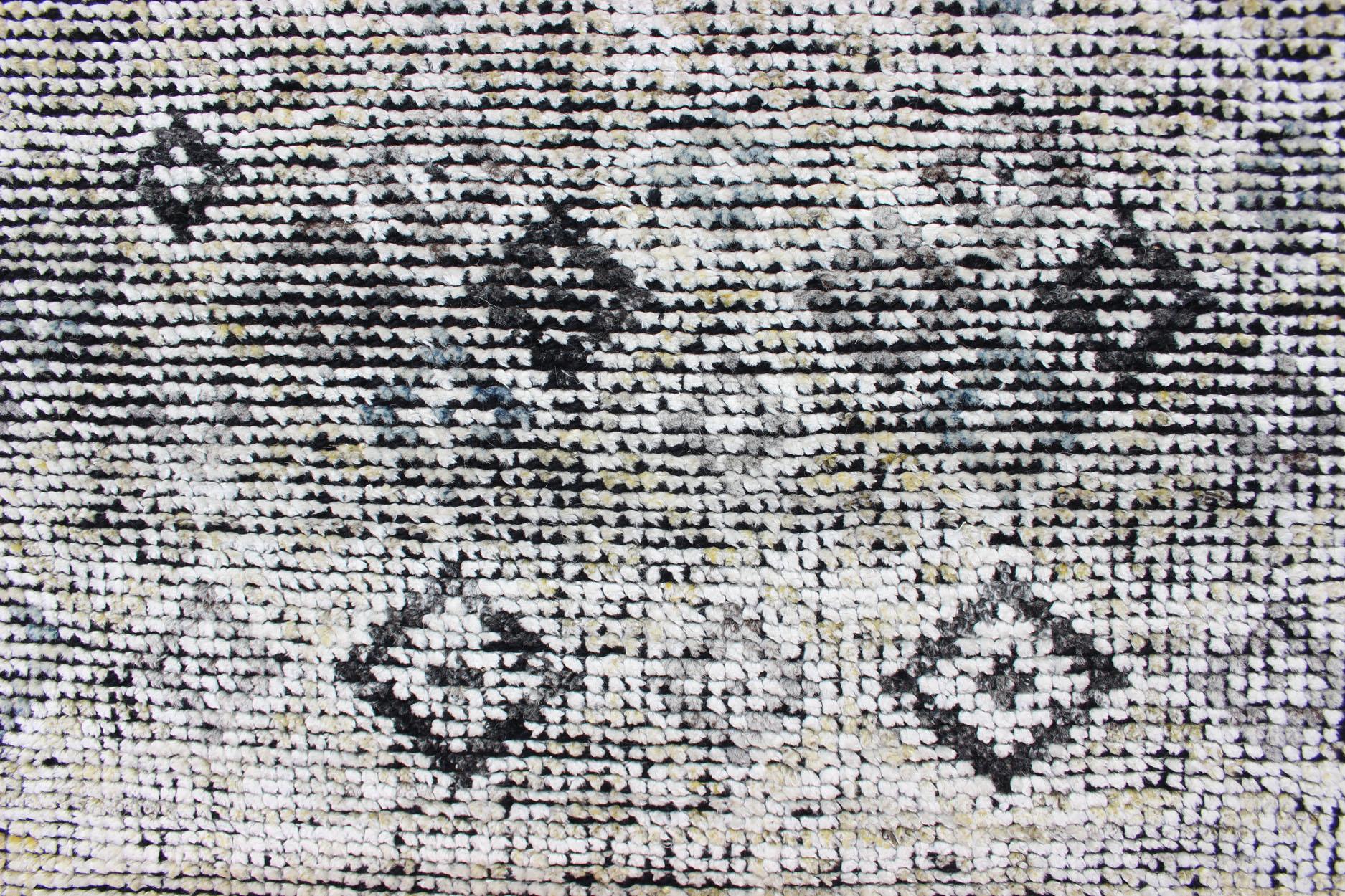 Annodato a mano Tappeto moderno con sottile motivo a diamante in grigio tenue e avorio  8'5 x 9'10 in vendita