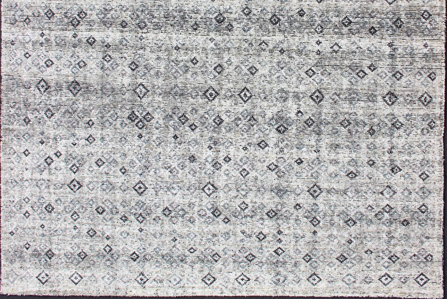 Tappeto moderno con sottile motivo a diamante in grigio tenue e avorio  8'5 x 9'10 in vendita 1