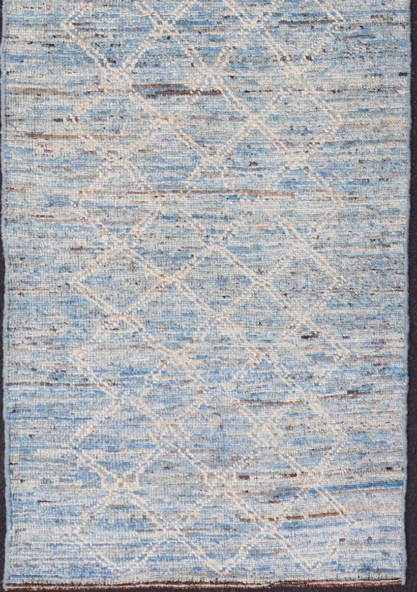 Hand-Knotted Modern Rug with Traditional Design in Cream and Sky Blue Color For Sale