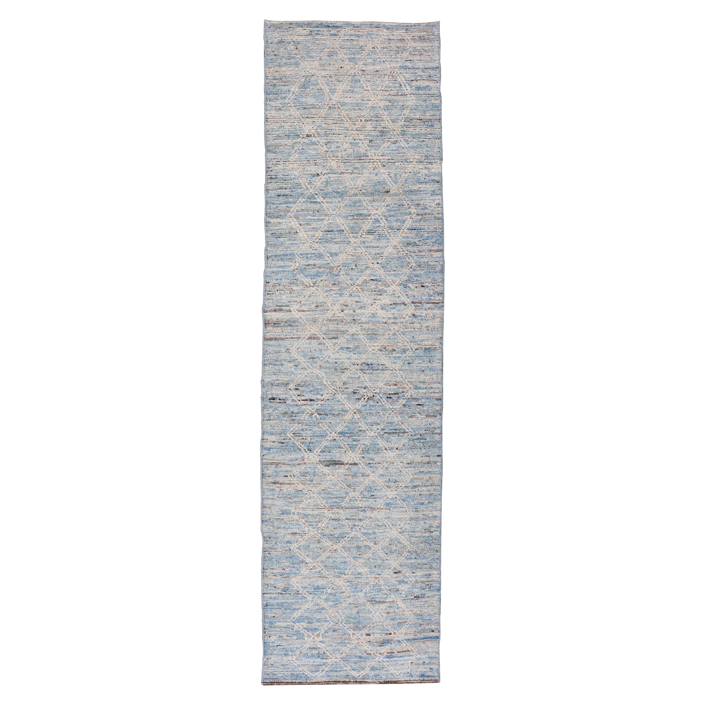 Tapis moderne au design traditionnel de couleur crème et bleu ciel