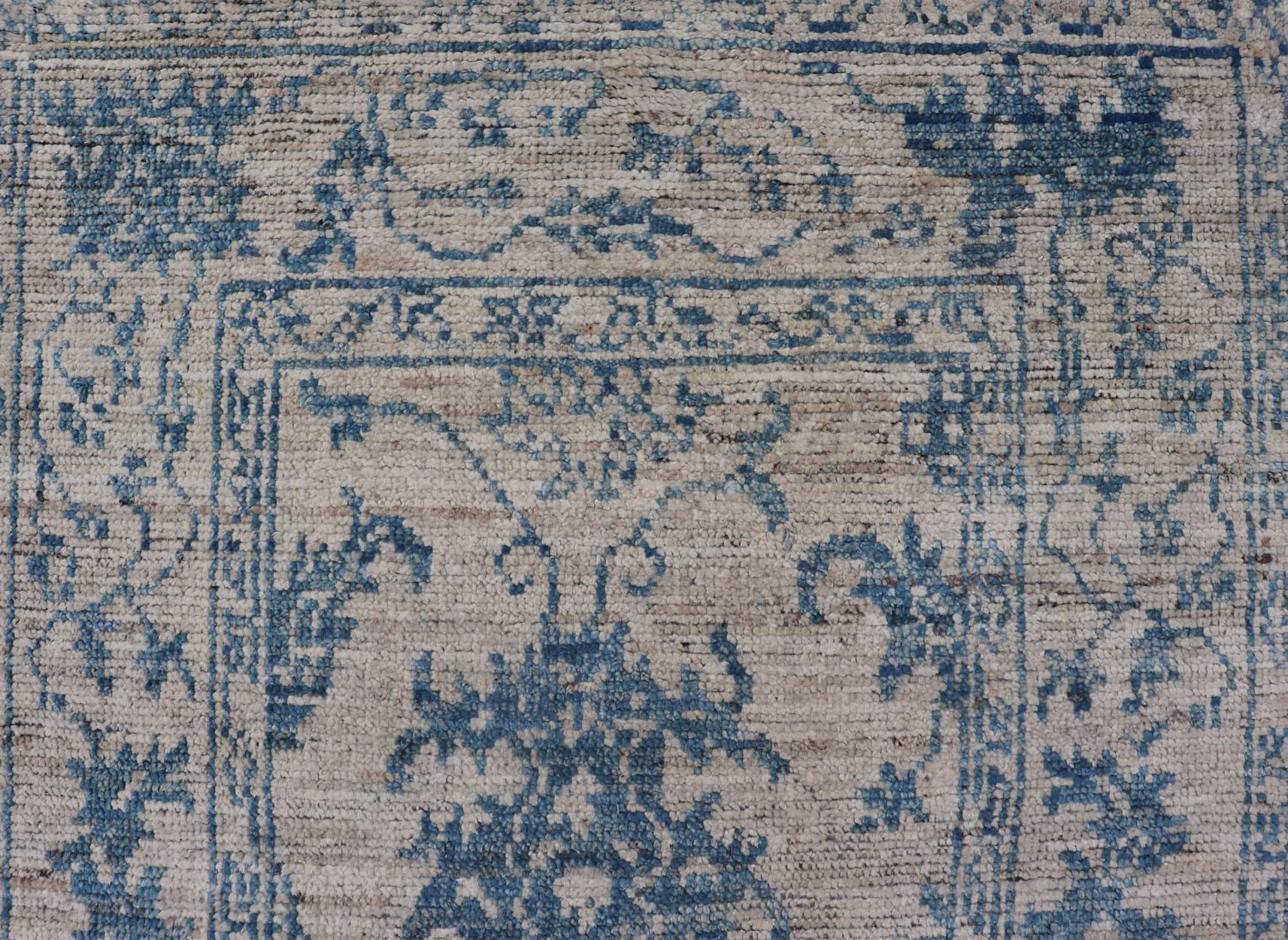 Modern Rug with Traditional Oushak Design in Contemporary Cream & Blue Colors In Excellent Condition In Atlanta, GA