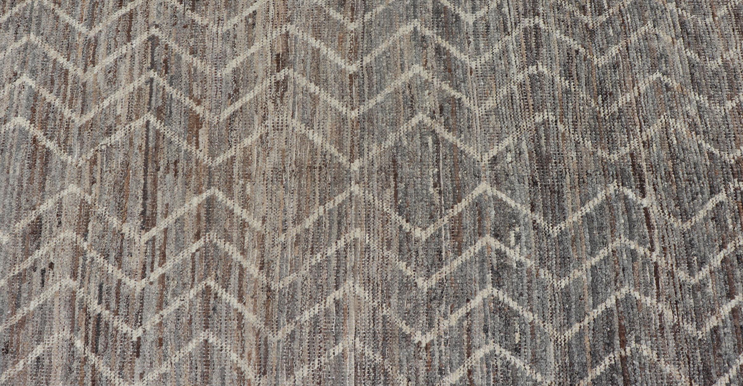 Modern Rug with Tribal Design in Light Gray, Taupe, Cream, and Natural Colors In New Condition For Sale In Atlanta, GA