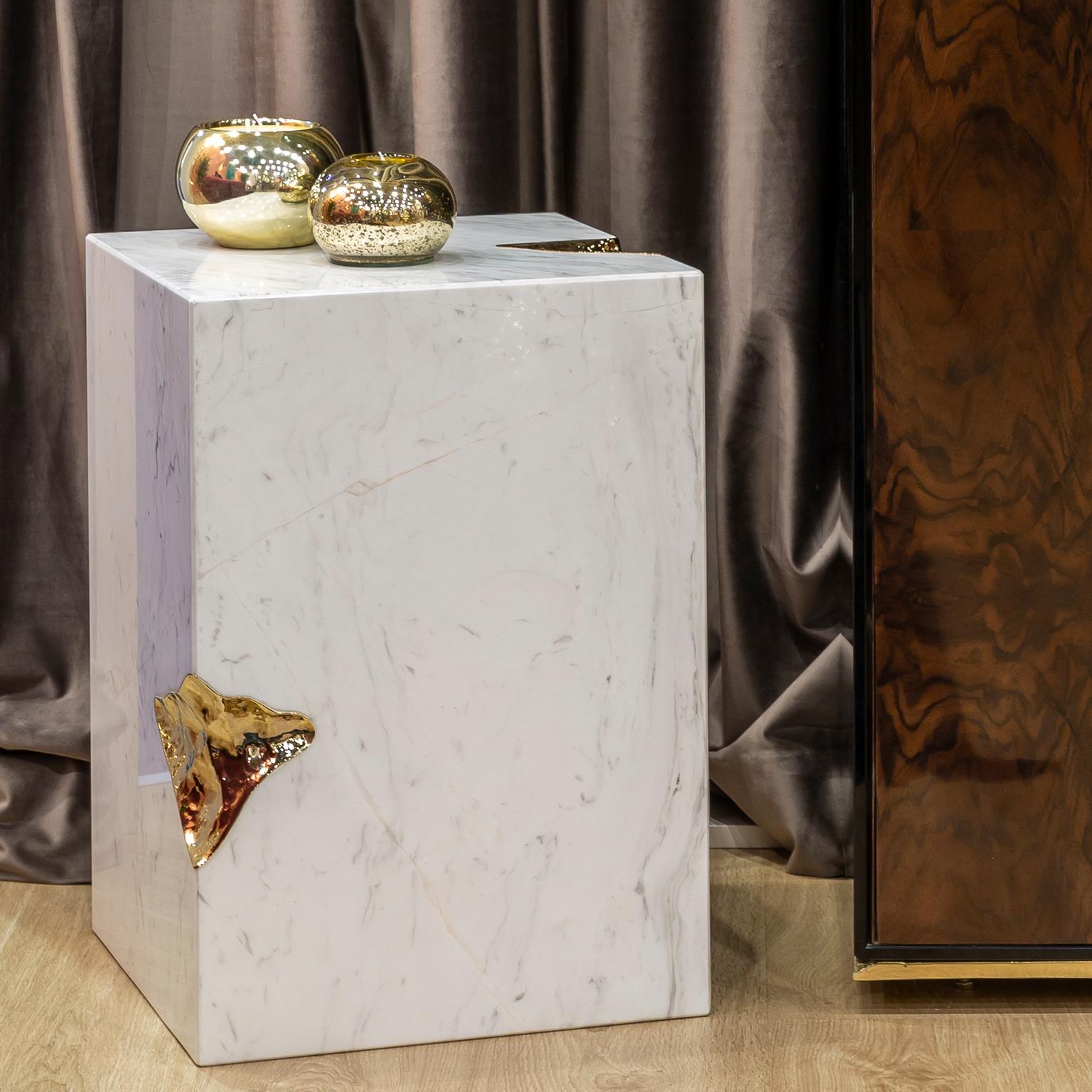 Contemporary Modern Ruins Side Table in White Greek Marble and Gold-Plated Details For Sale