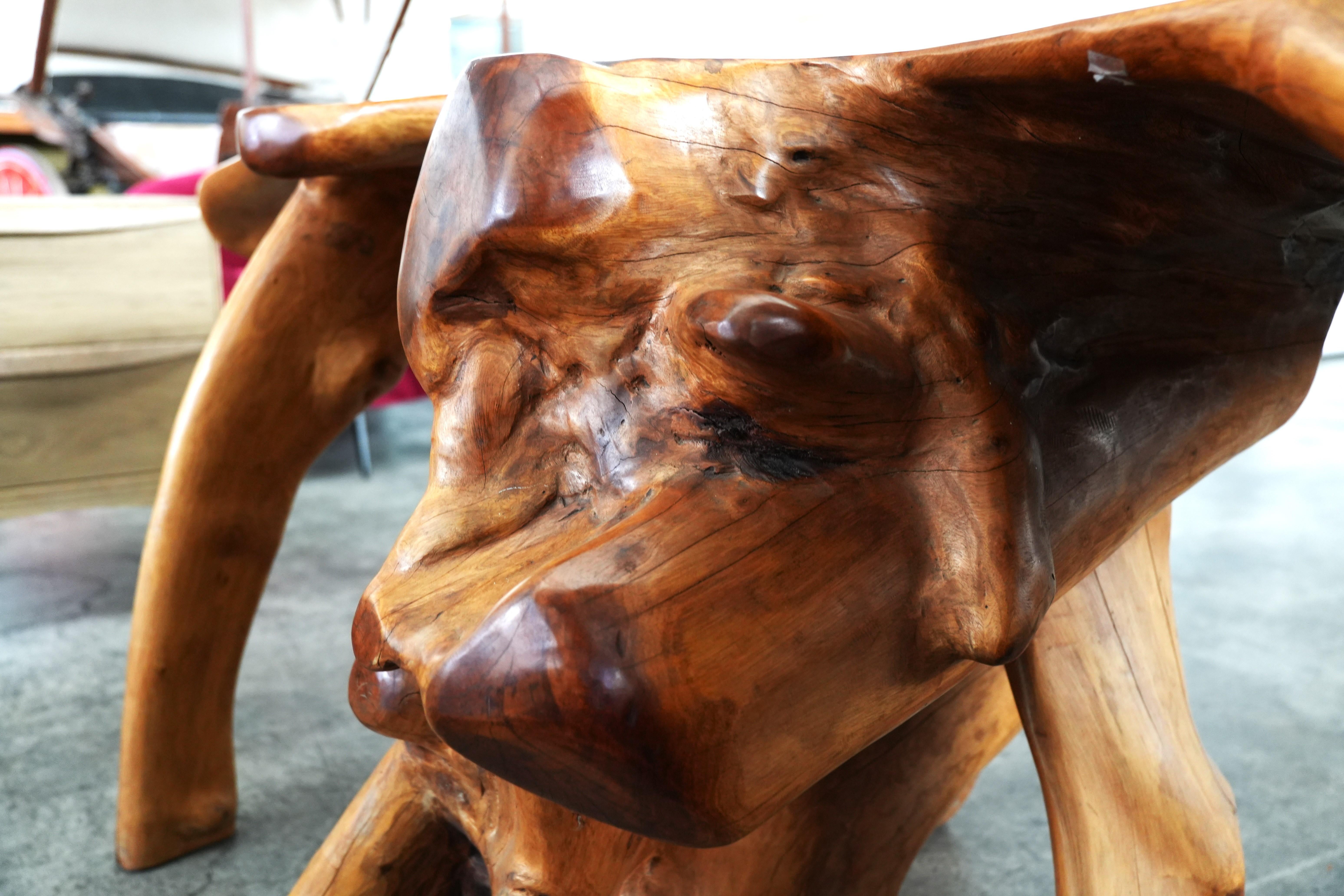 Modernes rustikales Adirondack Pflanzgefäß & Sockel - Organische Holzkunst mit 3 Ablagen im Angebot 2