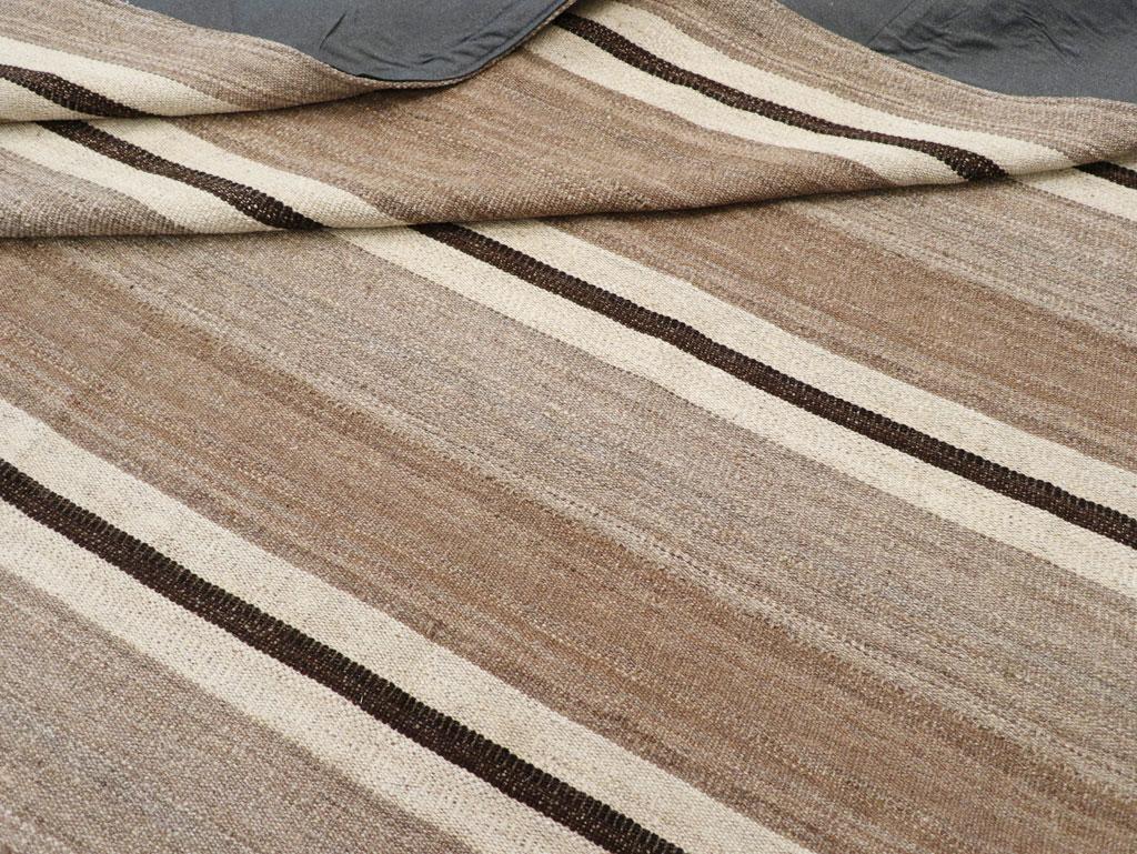 Lana Tappeto Kilim moderno e rustico, fatto a mano, a trama piatta, per una stanza. in vendita
