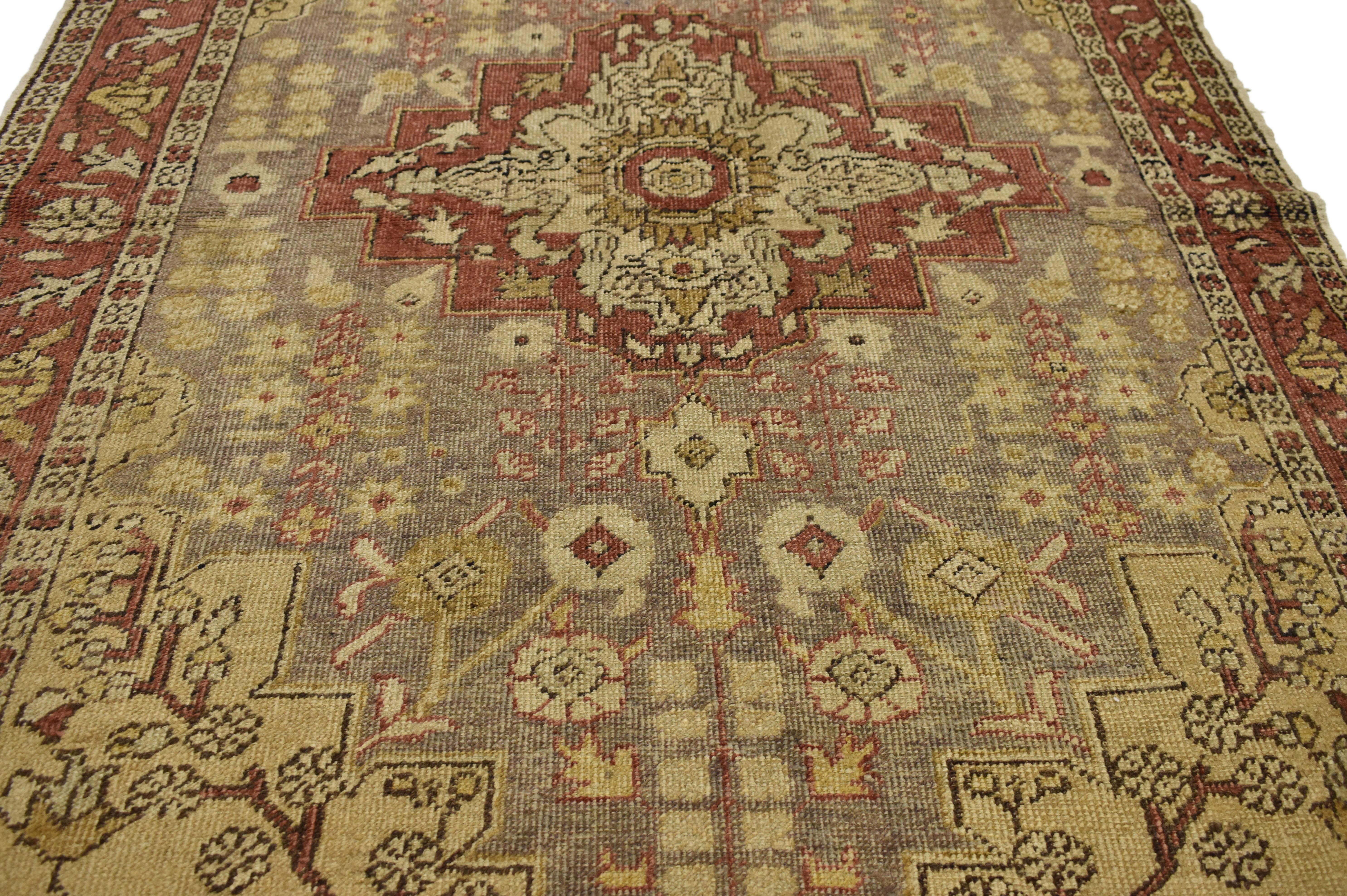 73924, modern rustic style vintage Turkish Sivas accent rug, entry or foyer rug. This hand-knotted wool vintage Turkish Sivas accent rug features a modern rustic style. Immersed in Anatolian history and time-softened colors, this vintage rustic
