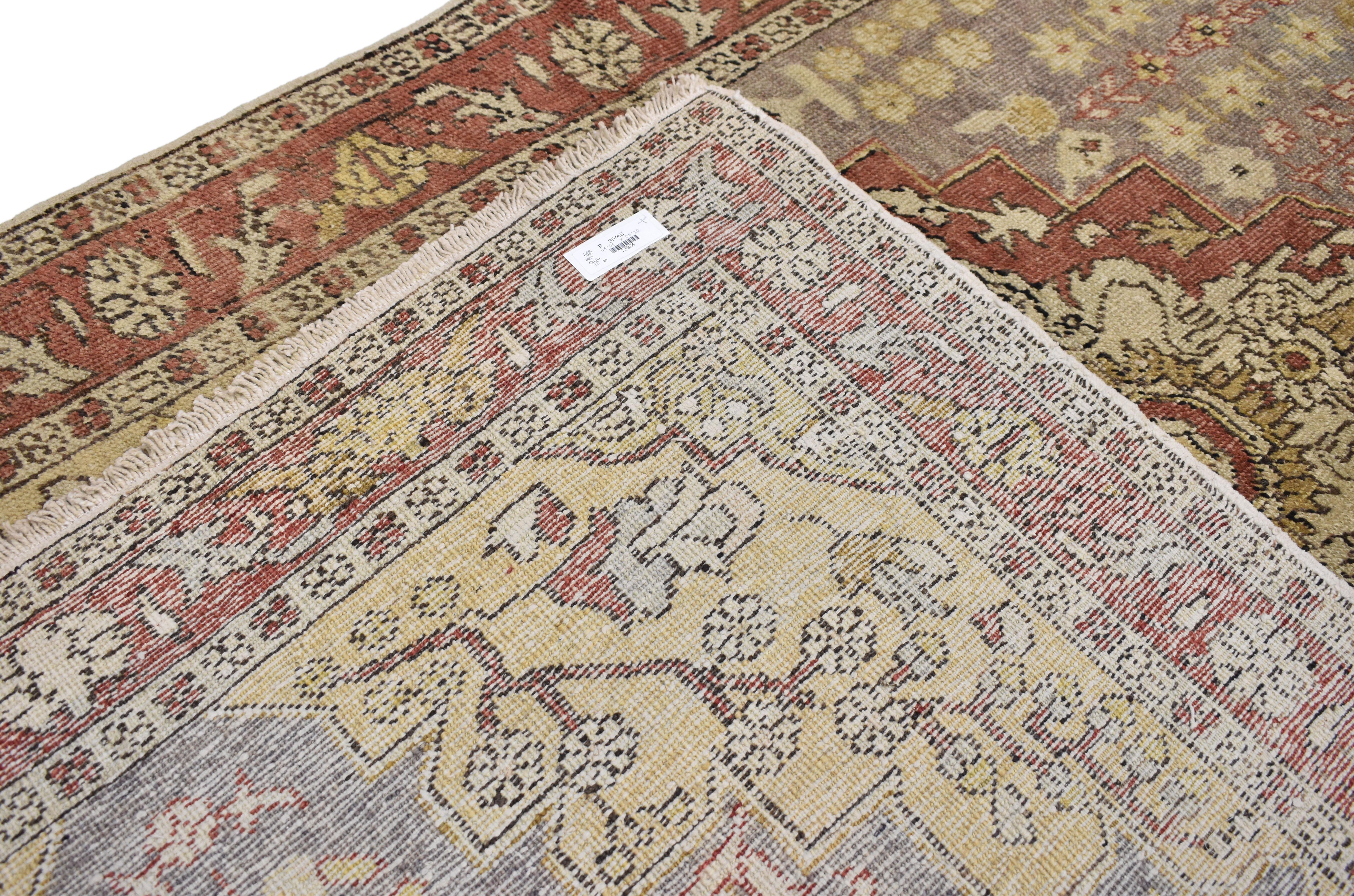 20th Century Modern Rustic Style Vintage Turkish Sivas Accent Rug, Entry or Foyer Rug For Sale