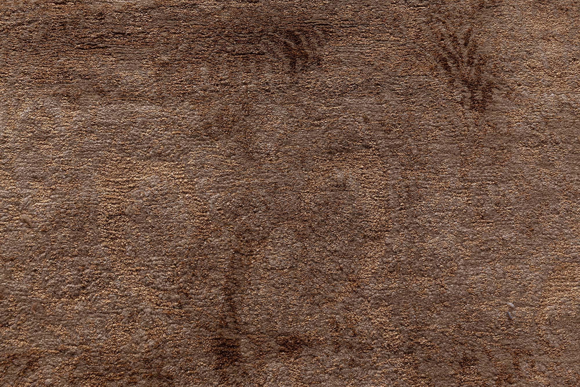 Népalais Tapis moderne S10 Tibetan Brown Floral Design Silk & Wool par Doris Leslie Blau en vente