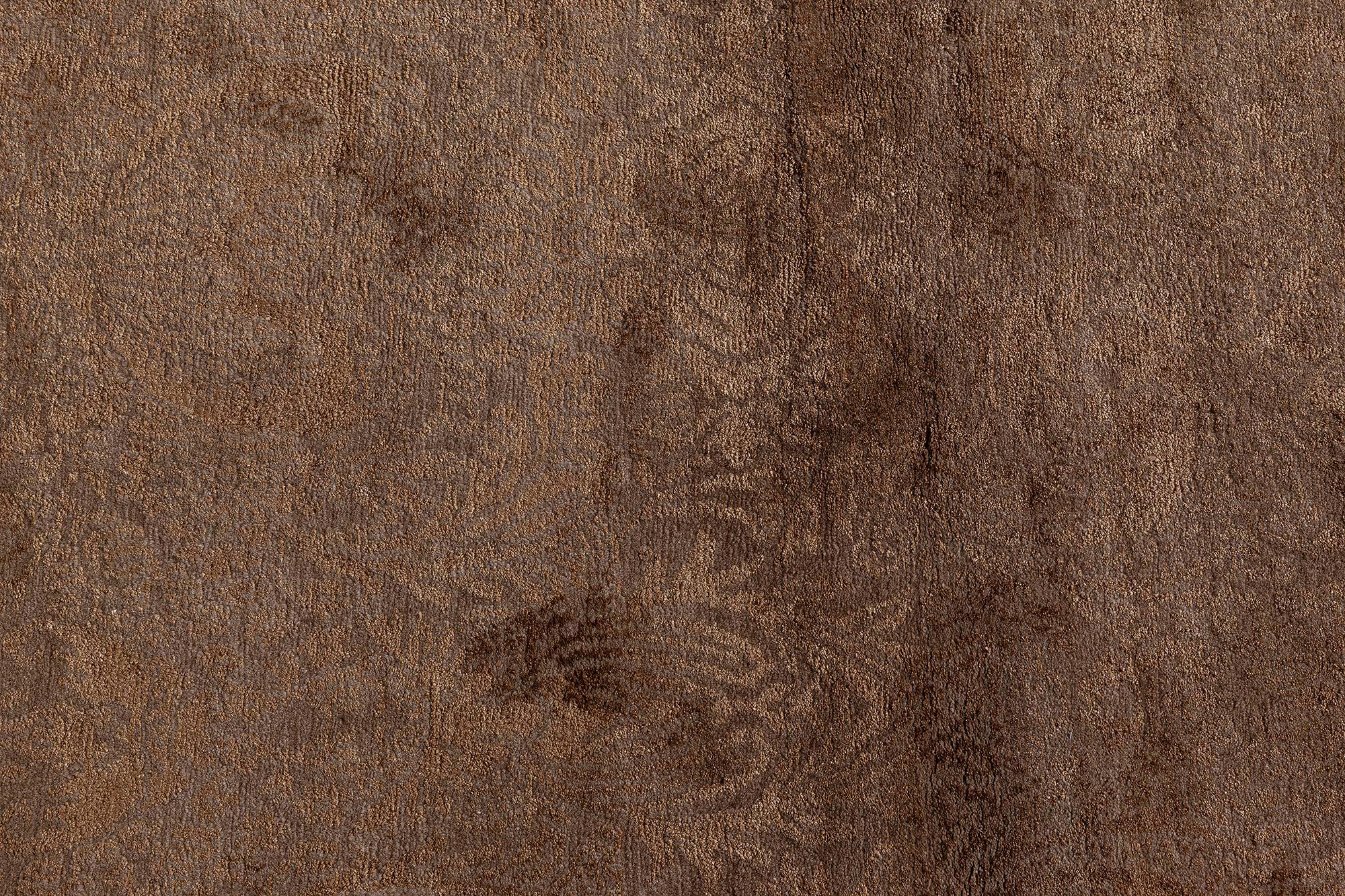 Soie Tapis moderne S10 Tibetan Brown Floral Design Silk & Wool par Doris Leslie Blau en vente