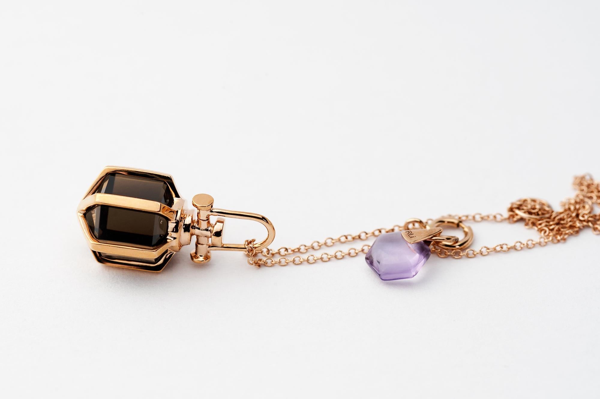Modern Sacred Geometrical Dainty 18K Rose Gold Amulet Necklace Smoky Quartz In New Condition For Sale In Valencia, CA