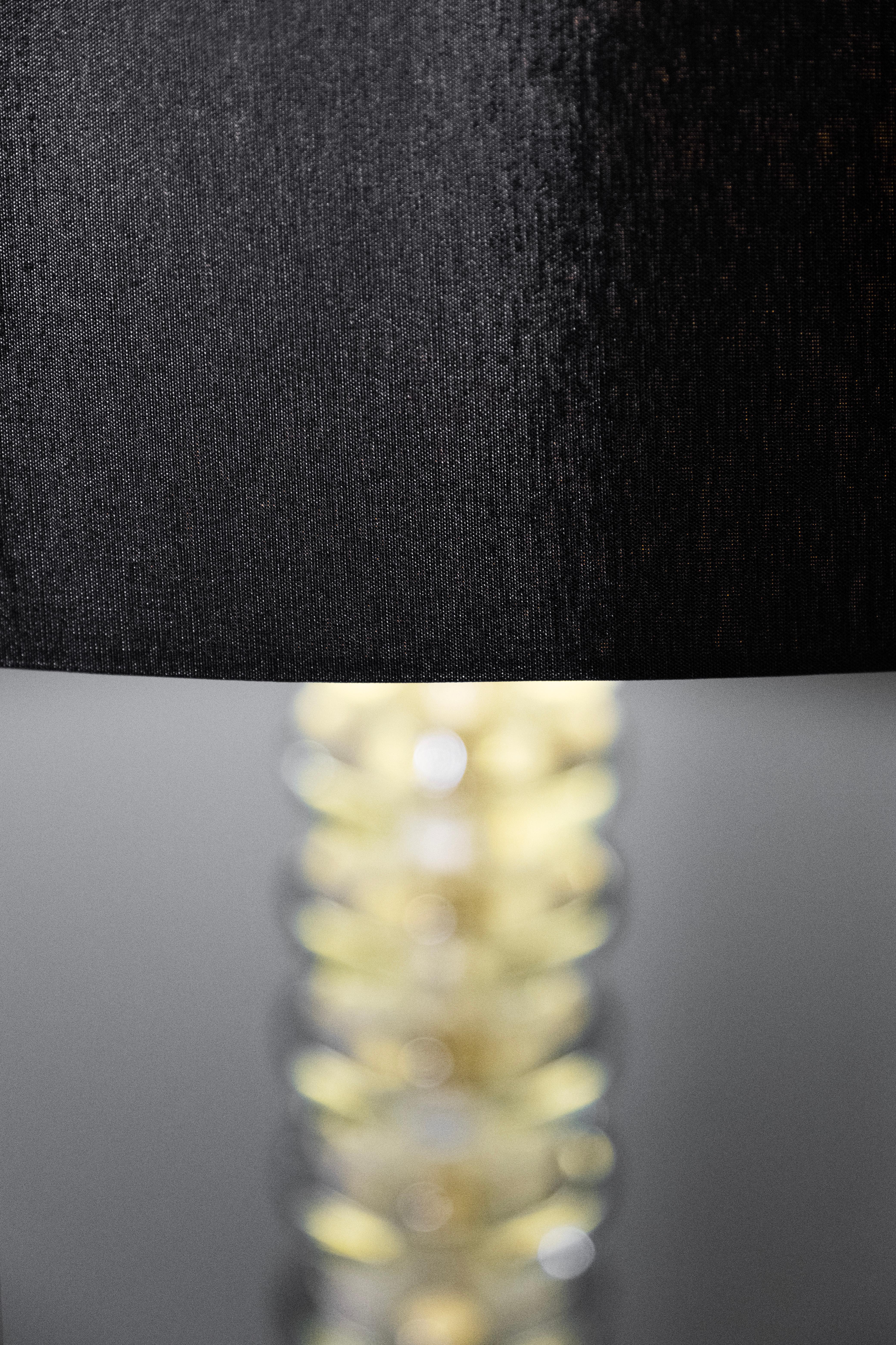 Moderne Saldanha-Tischlampe, Onyxsockel, schwarzer Schirm, handgefertigt in Portugal (Edelstahl) im Angebot