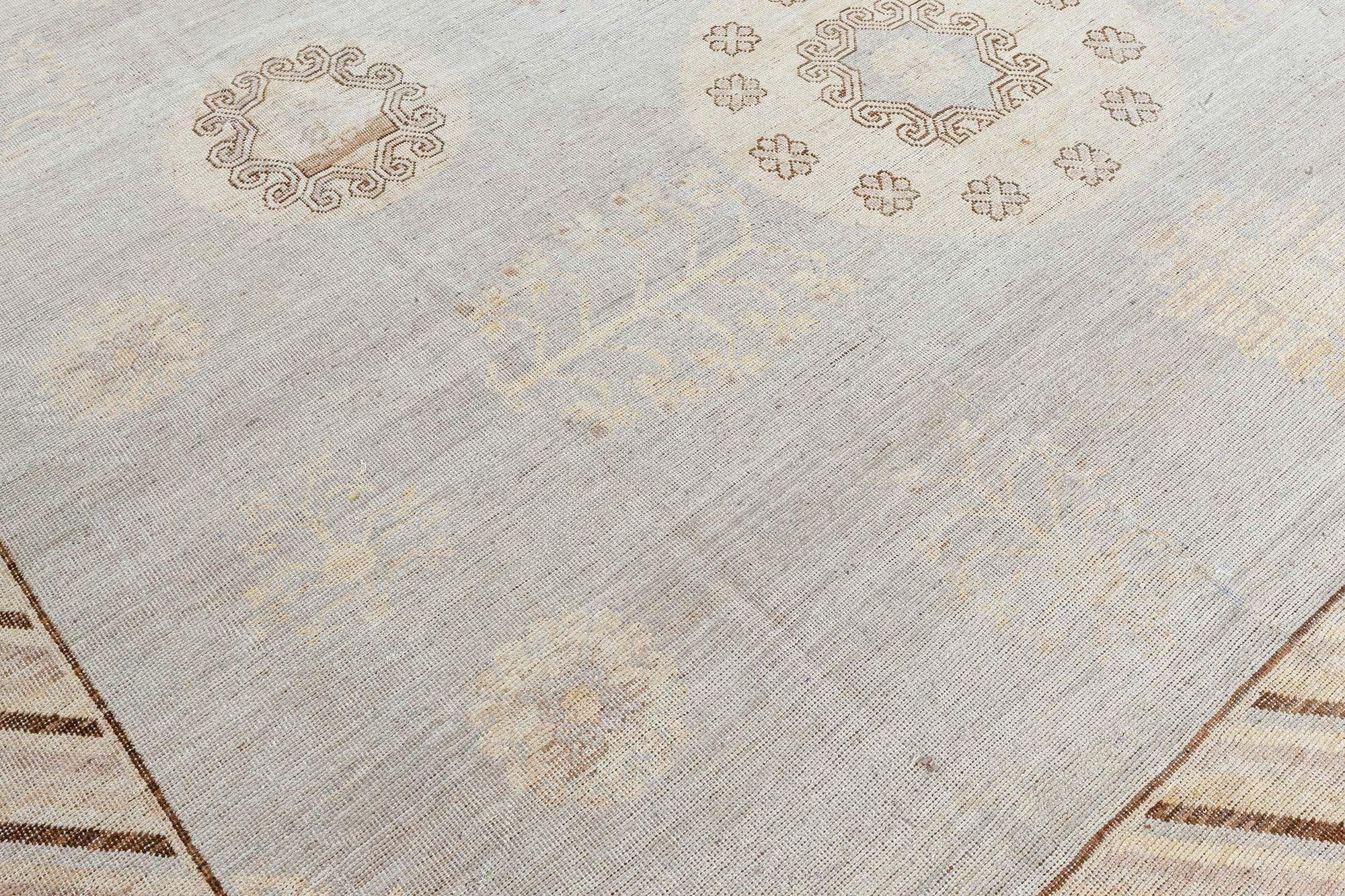 Moderner Samarkand-Teppich von Doris Leslie Blau (Handgeknüpft) im Angebot