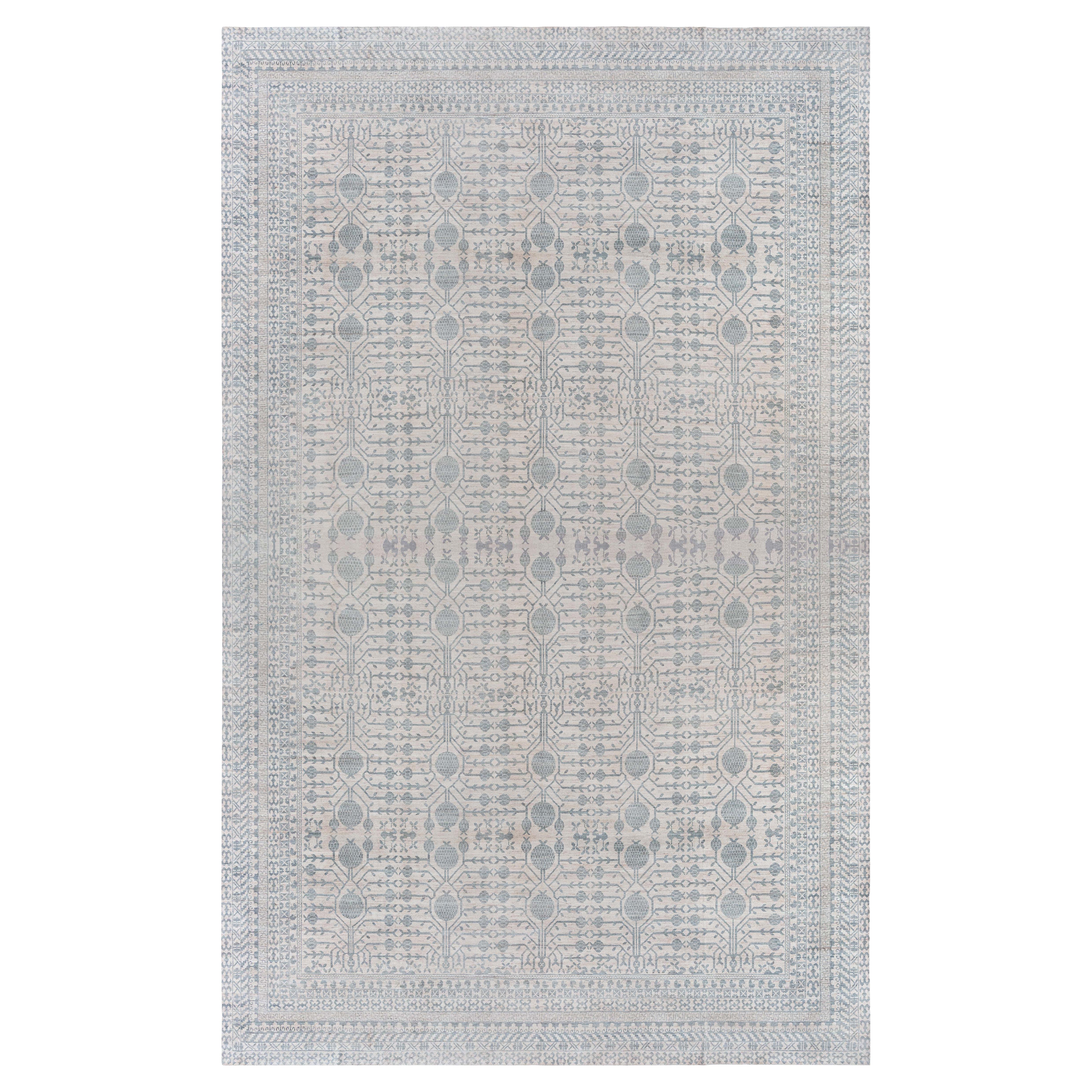 Moderner Samarkand-Teppich von Doris Leslie Blau