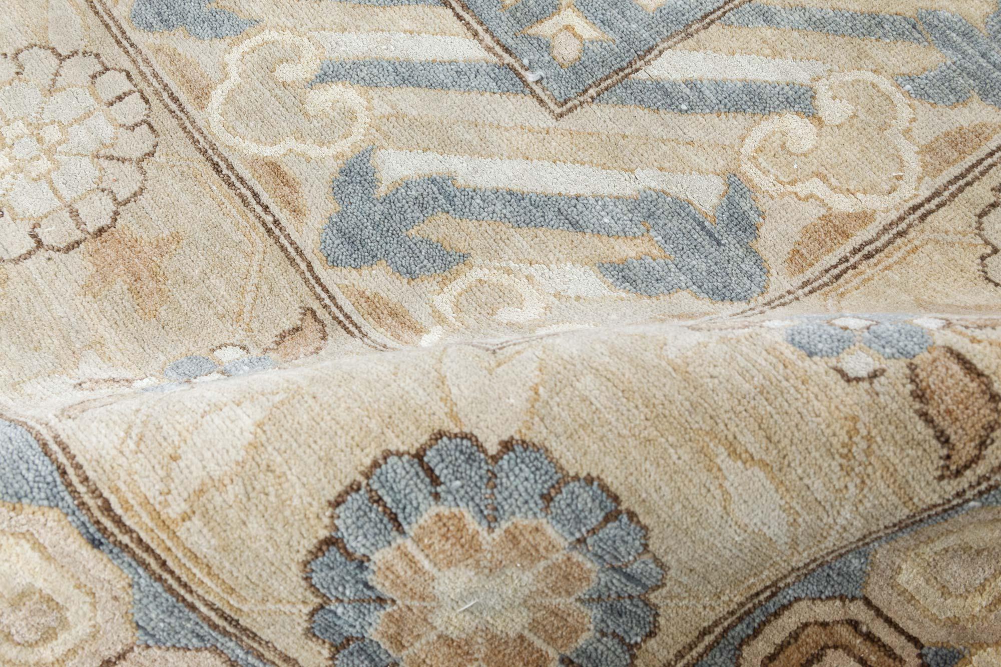 Moderner handgefertigter Teppich im Samarkand-Stil von Doris Leslie Blau (Khotan) im Angebot