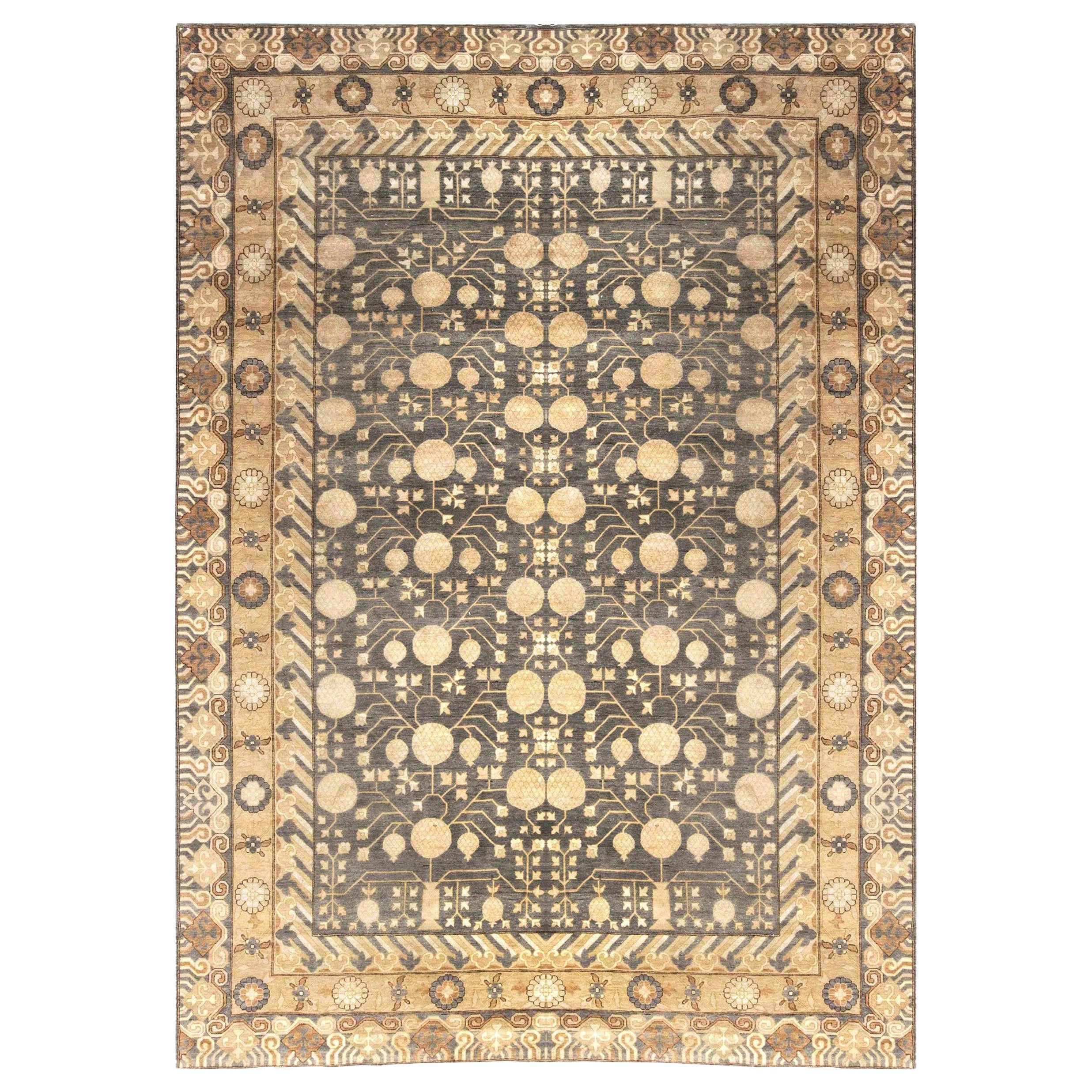 Tapis moderne de style Samarkand fait à la main par Doris Leslie Blau