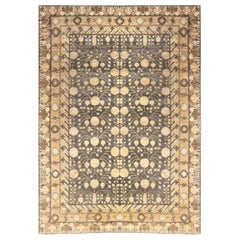 Moderner handgefertigter Teppich im Samarkand-Stil von Doris Leslie Blau