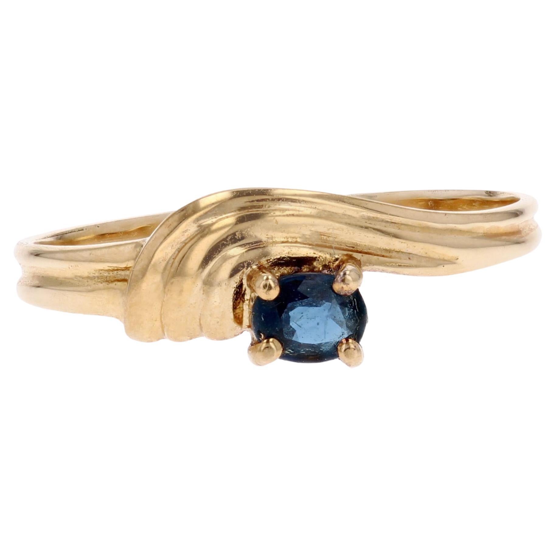 Moderner Saphirring aus 18 Karat Gelbgold