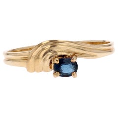 Modern Sapphire 18 Karat Yellow Gold Ring