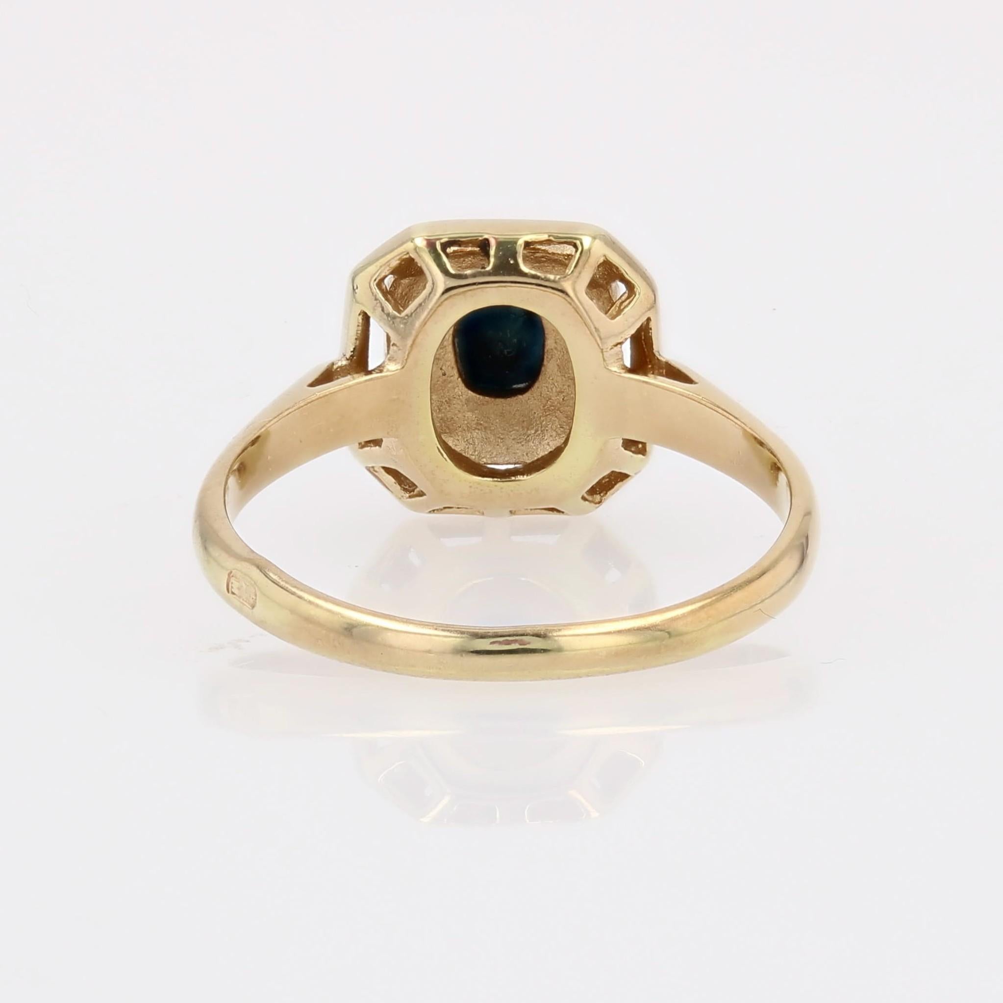 Moderner achteckiger Saphirring aus 18 Karat Gelbweißgold im Angebot 1