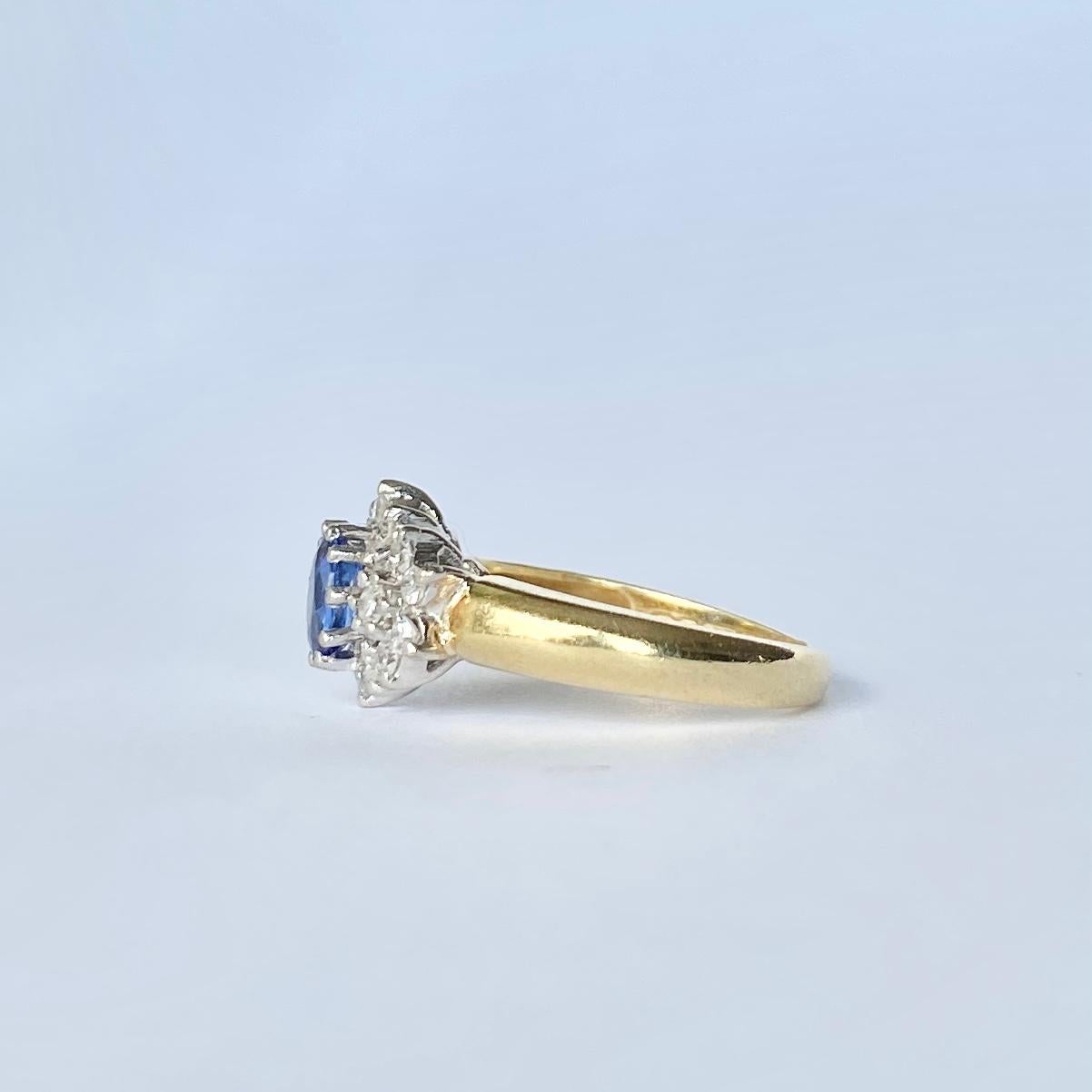 Round Cut Modern Sapphire and Diamond 18 Carat Gold Cluster Ring For Sale