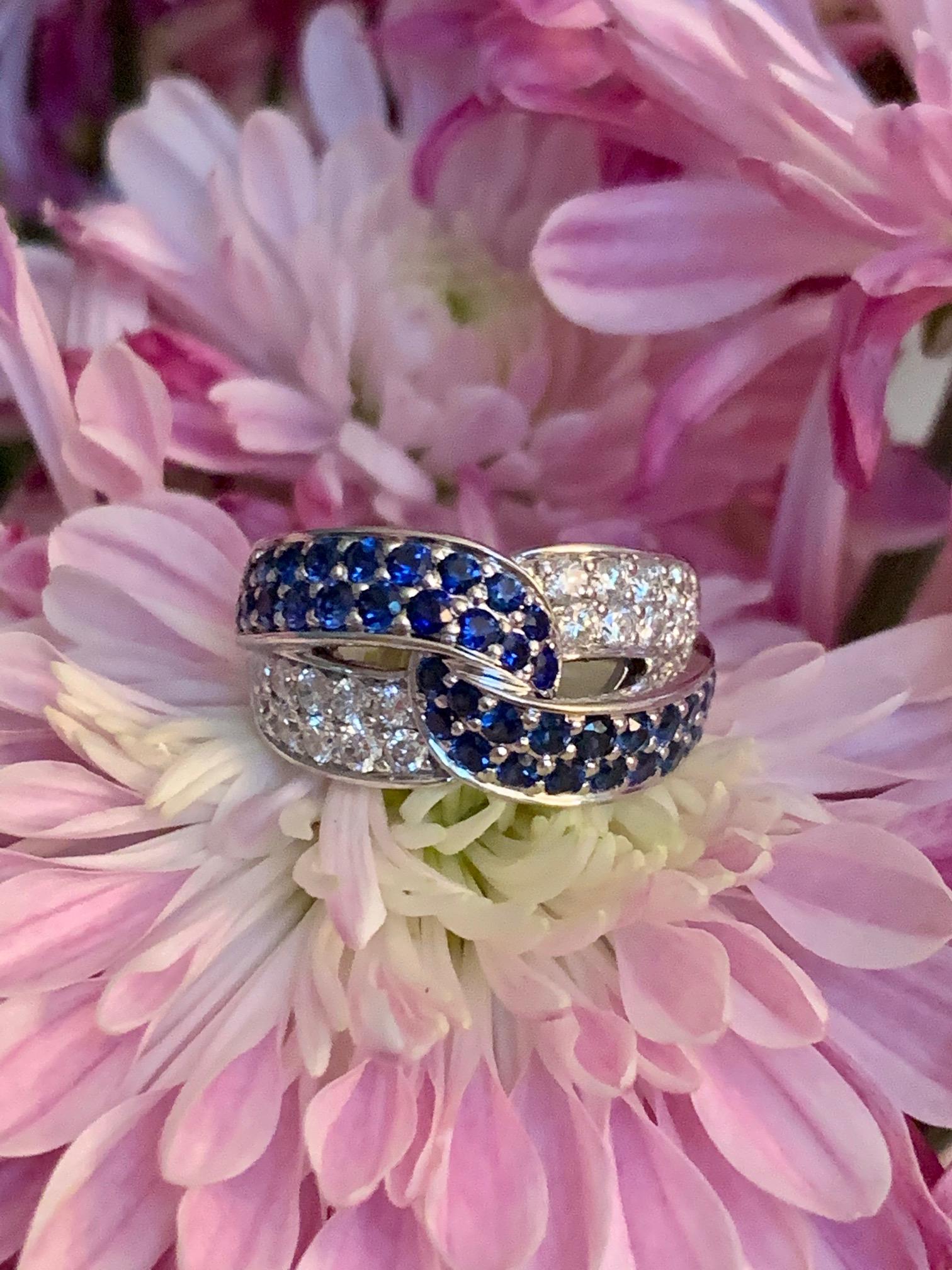 Women's Modern Sapphire and Diamond 18 Karat White Gold Fashion Ring - Size 6 1/2 For Sale