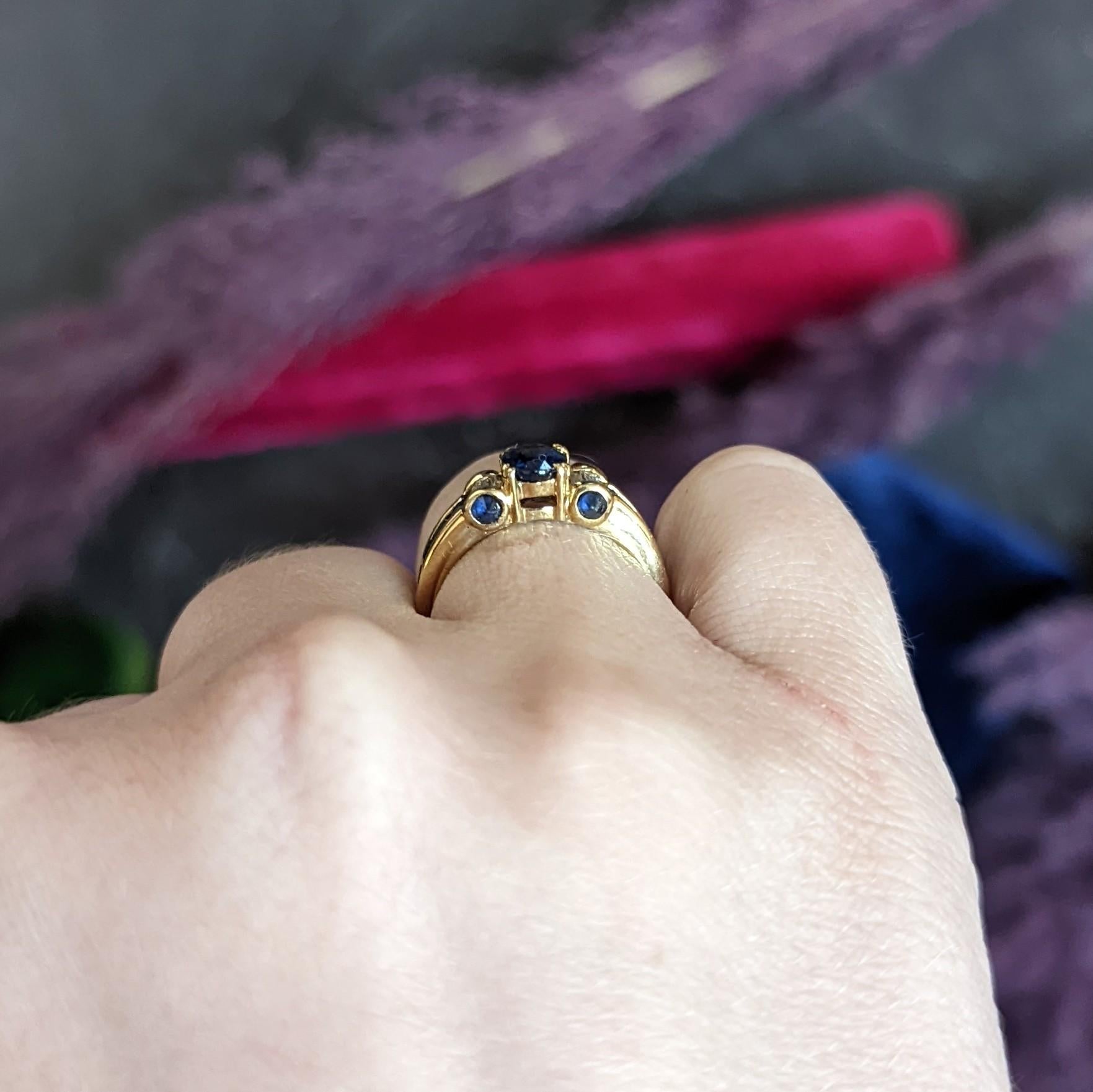 Modern Sapphire Diamond 18 Karat Gold Gemstone Ring 6