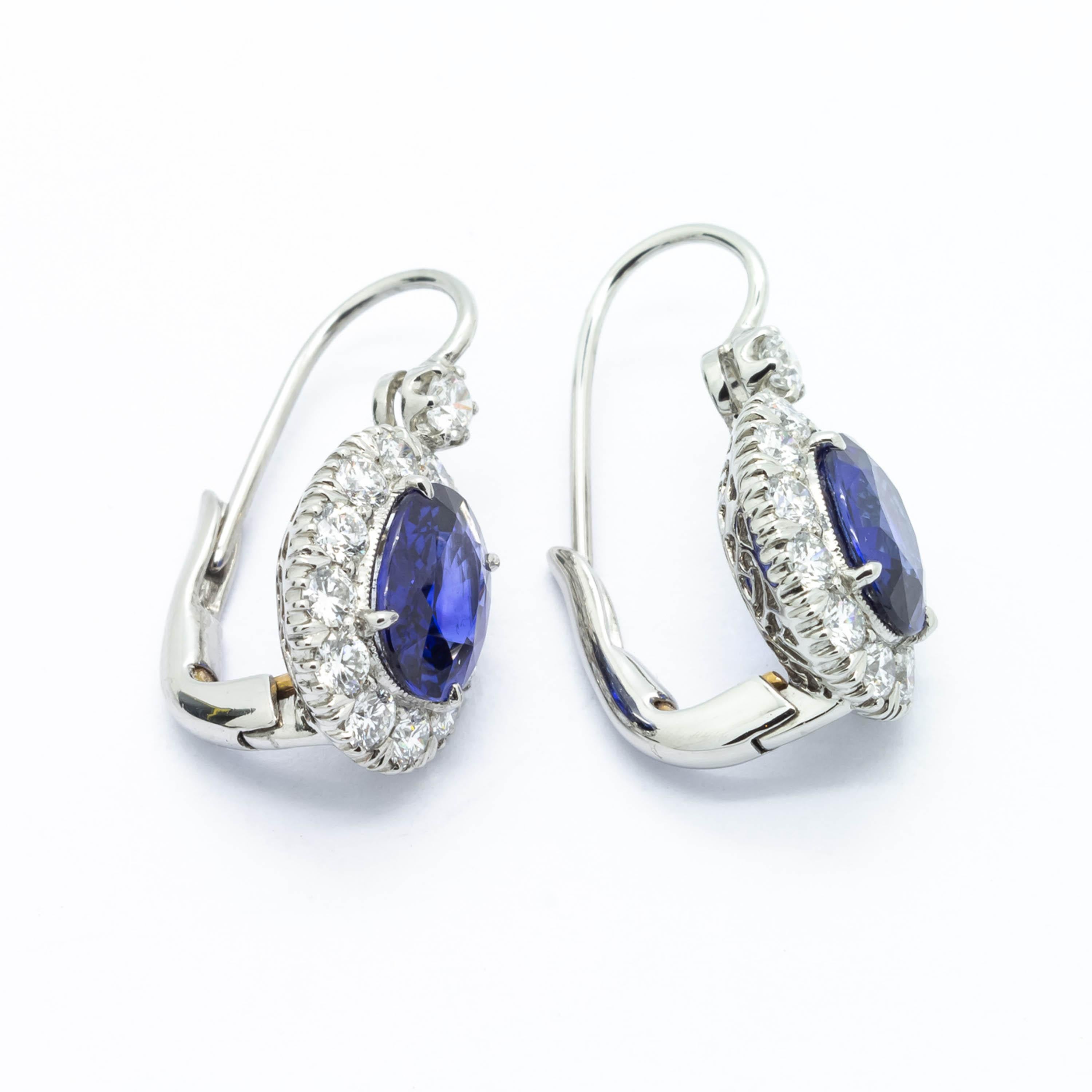 Modern Sapphire, Diamond and Platinum Cluster Drop Earrings In New Condition For Sale In London, GB