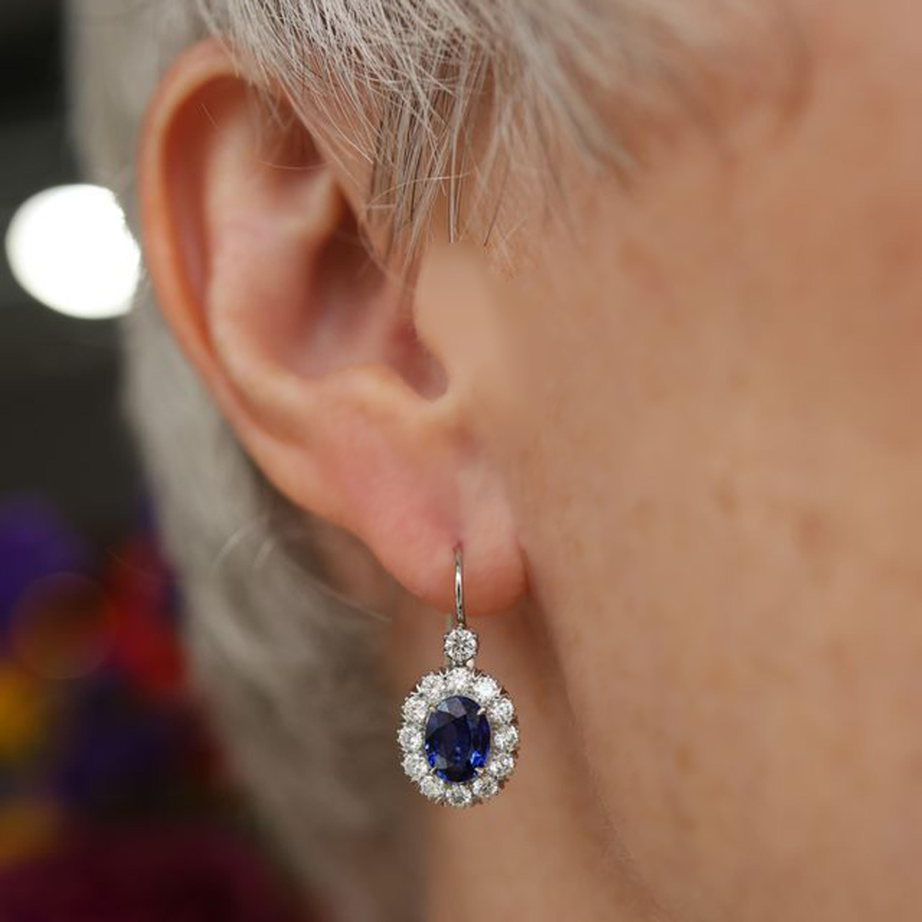 Modern Sapphire, Diamond and Platinum Cluster Drop Earrings In New Condition For Sale In London, GB