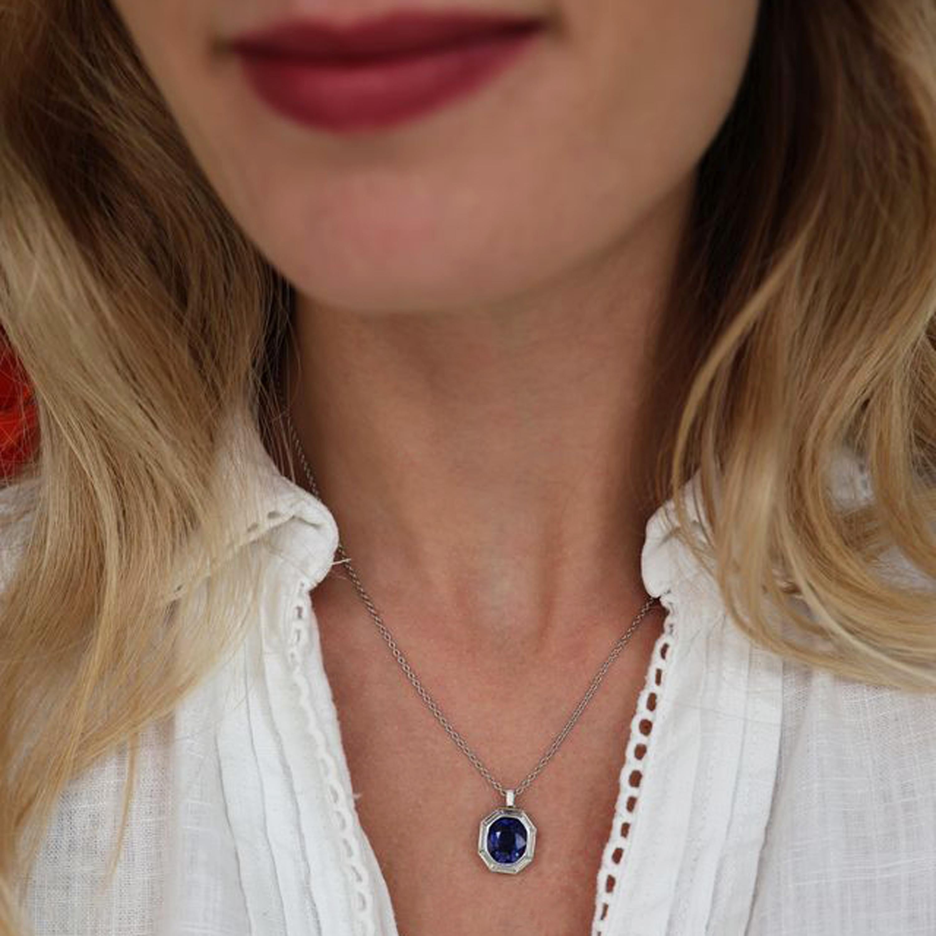 Taille ovale Pendentif moderne en saphir, diamant et platine, 4,50 carats en vente